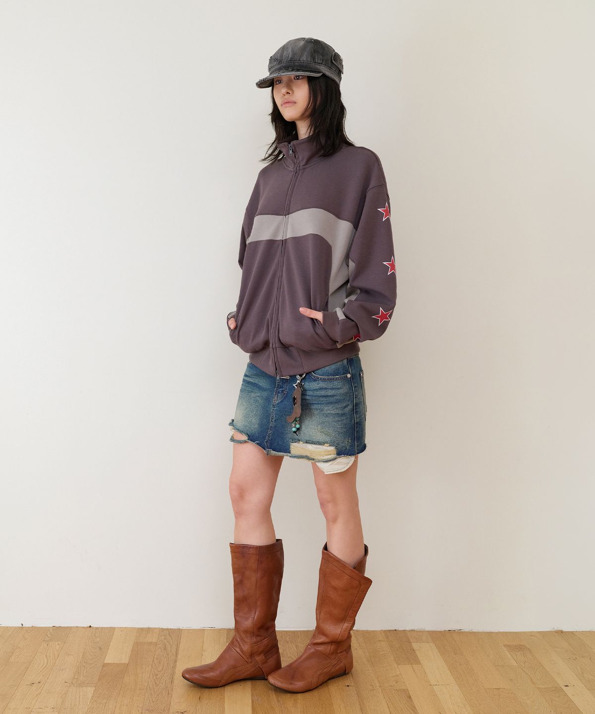 더바이닐하우스(THEVINYLHOUSE) STAR TRACK ZIP-UP CHARCOAL