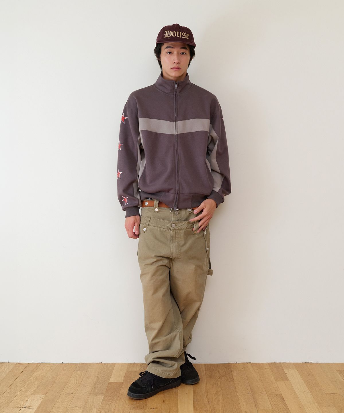 더바이닐하우스(THEVINYLHOUSE) STAR TRACK ZIP-UP CHARCOAL