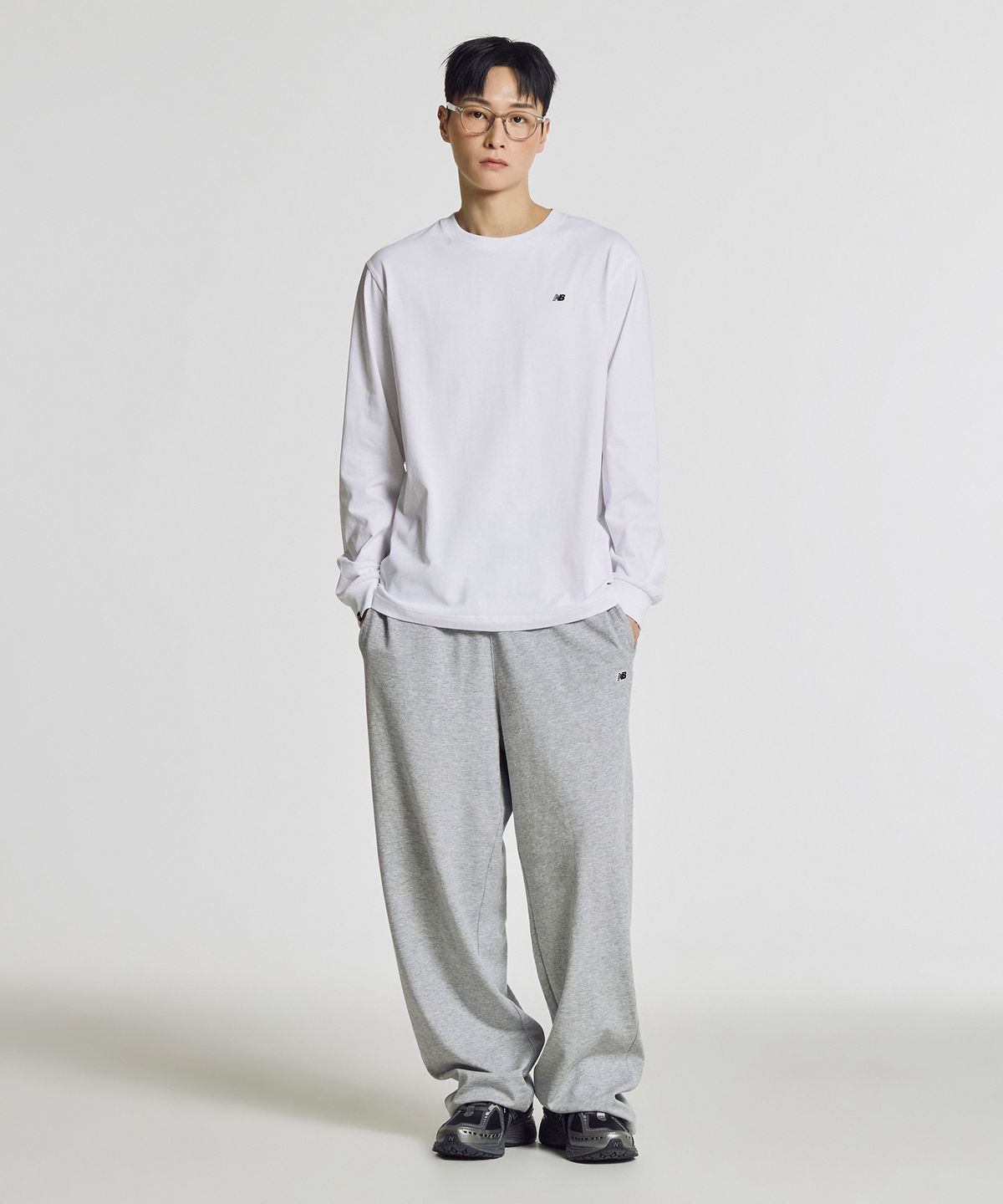 뉴발란스(NEW BALANCE) NBMLG21413/ UNI 에센셜 썸머 경량 와이드 팬츠 (GRAY)