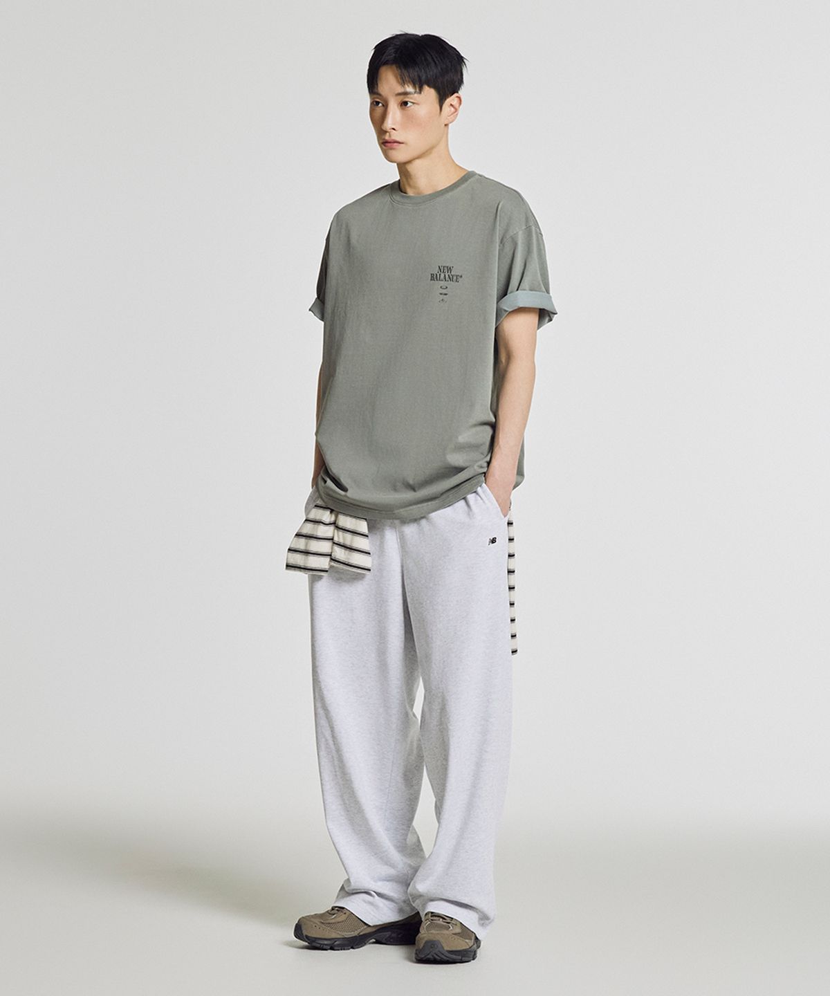 뉴발란스(NEW BALANCE) NBMLG21413/ UNI 에센셜 썸머 경량 와이드 팬츠 (LIGHT GRAY)
