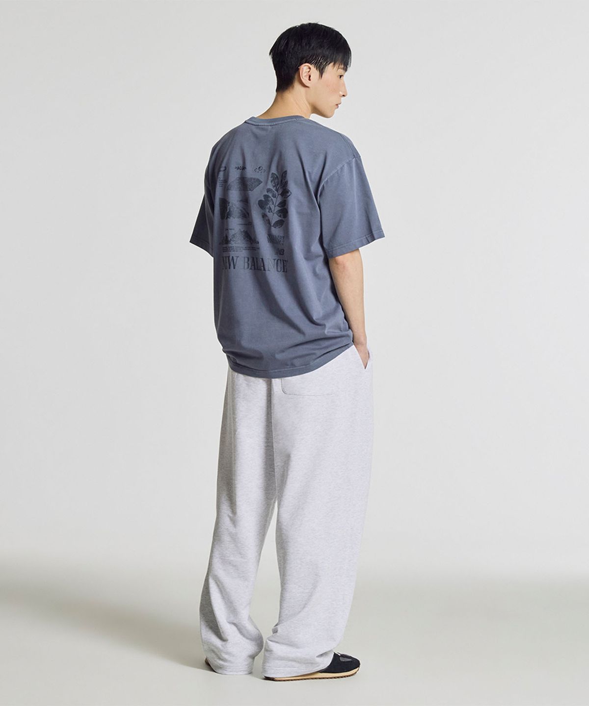뉴발란스(NEW BALANCE) NBMLG21433 / UNI 에센셜 썸머 경량 원턱 와이드 팬츠 (LIGHT GRAY)