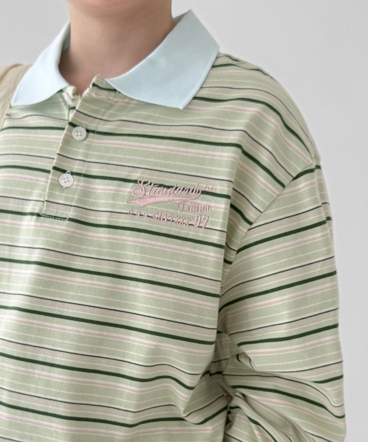 베리클로젯(BERRYCLOSET) 파이넛 ST 카라 티셔츠