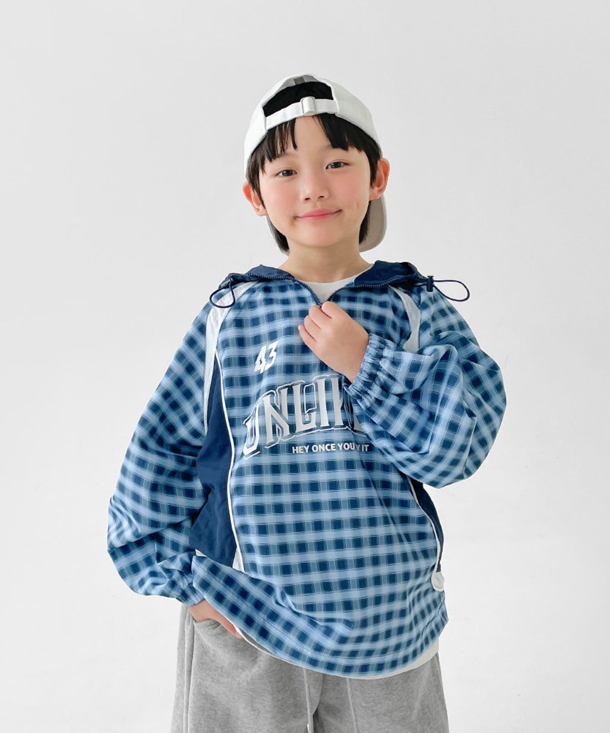 베리클로젯(BERRYCLOSET) 라이클리 아노락 후드 점퍼