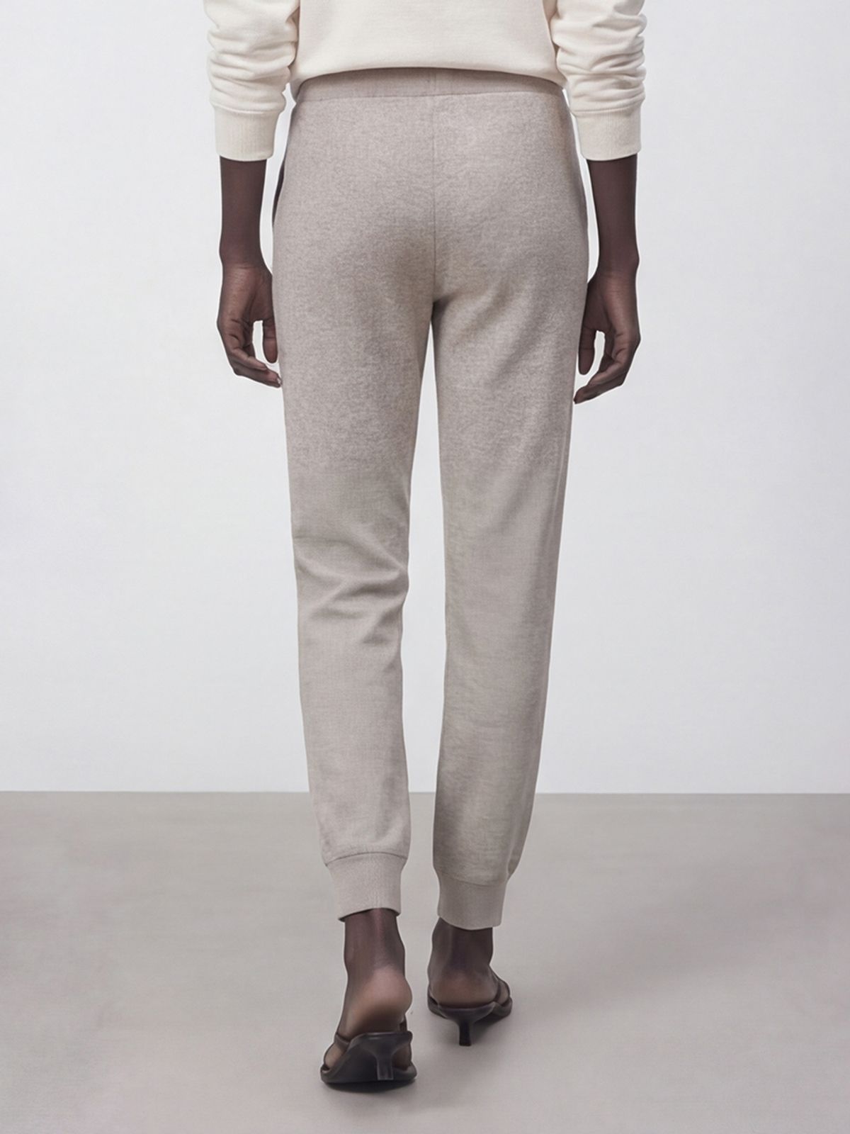 아쿠드(ACUD) Glitter Jogger Pants _Beige