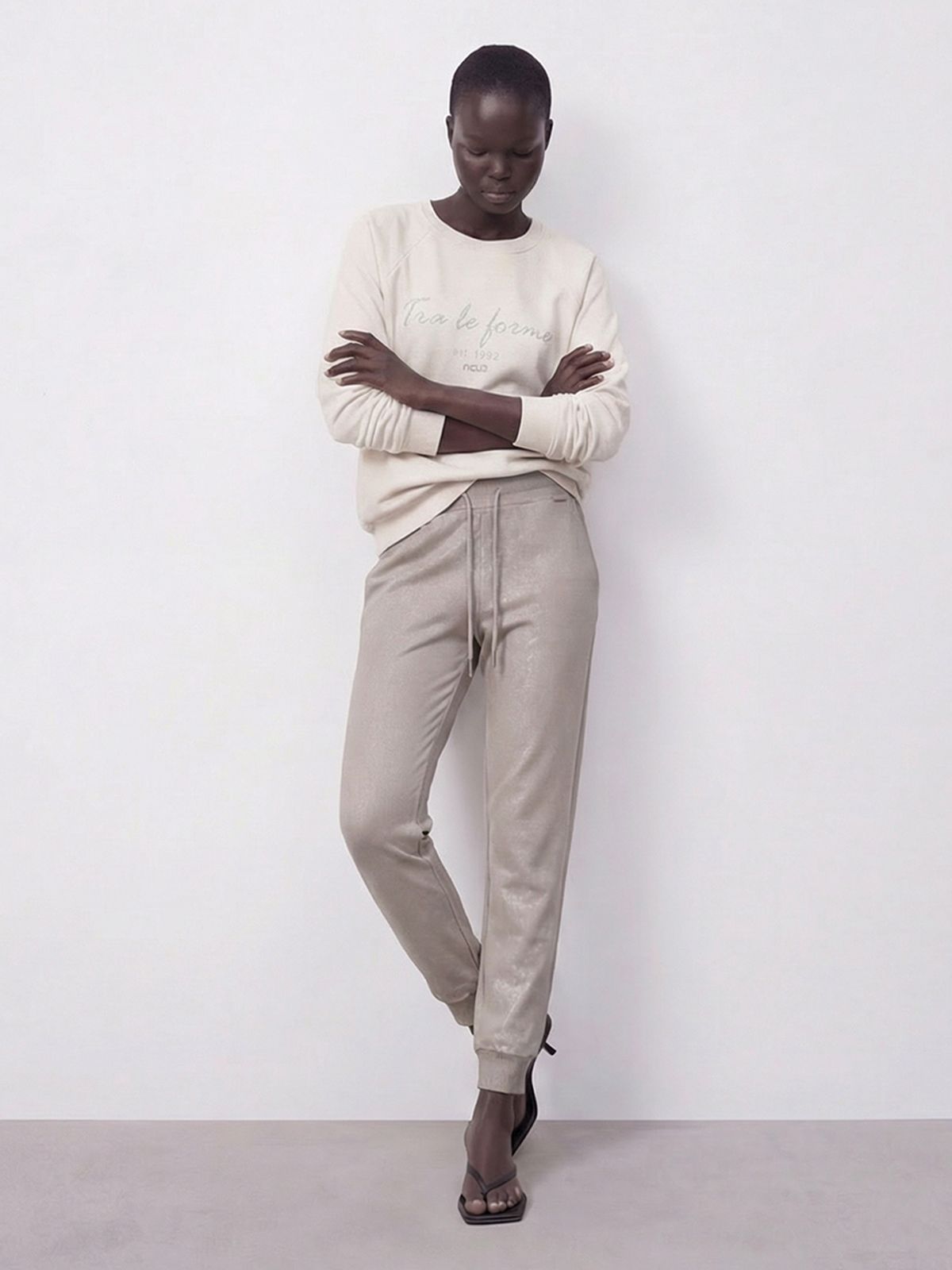 아쿠드(ACUD) Glitter Jogger Pants _Beige