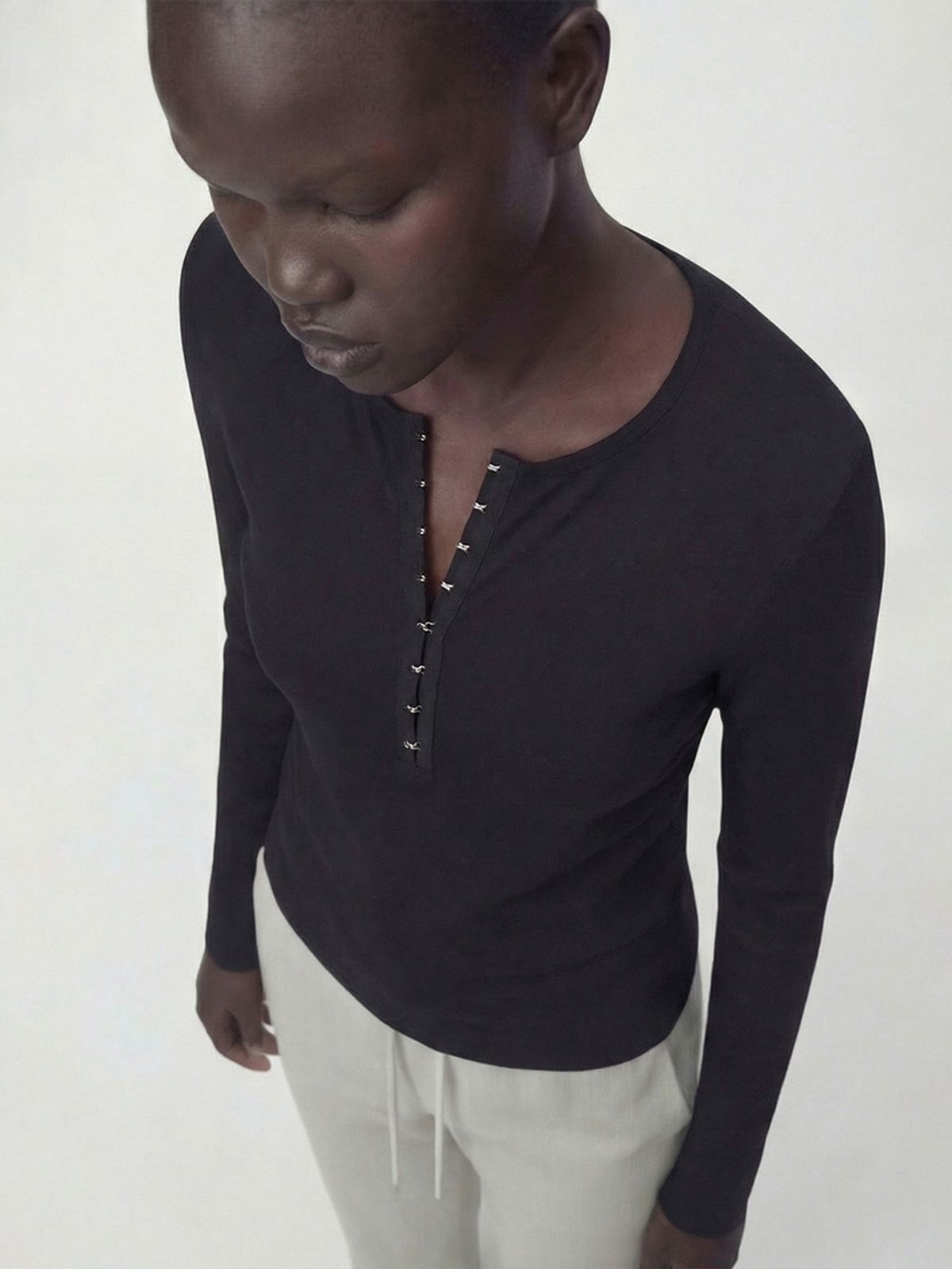 아쿠드(ACUD) Slim Ribbed T-shirt _Black