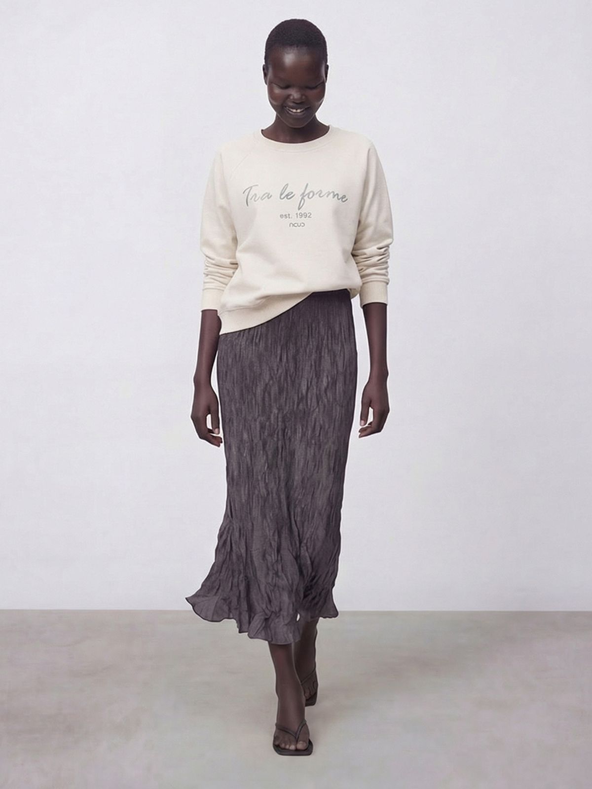 아쿠드(ACUD) Forme Sweatshirt _Ivory