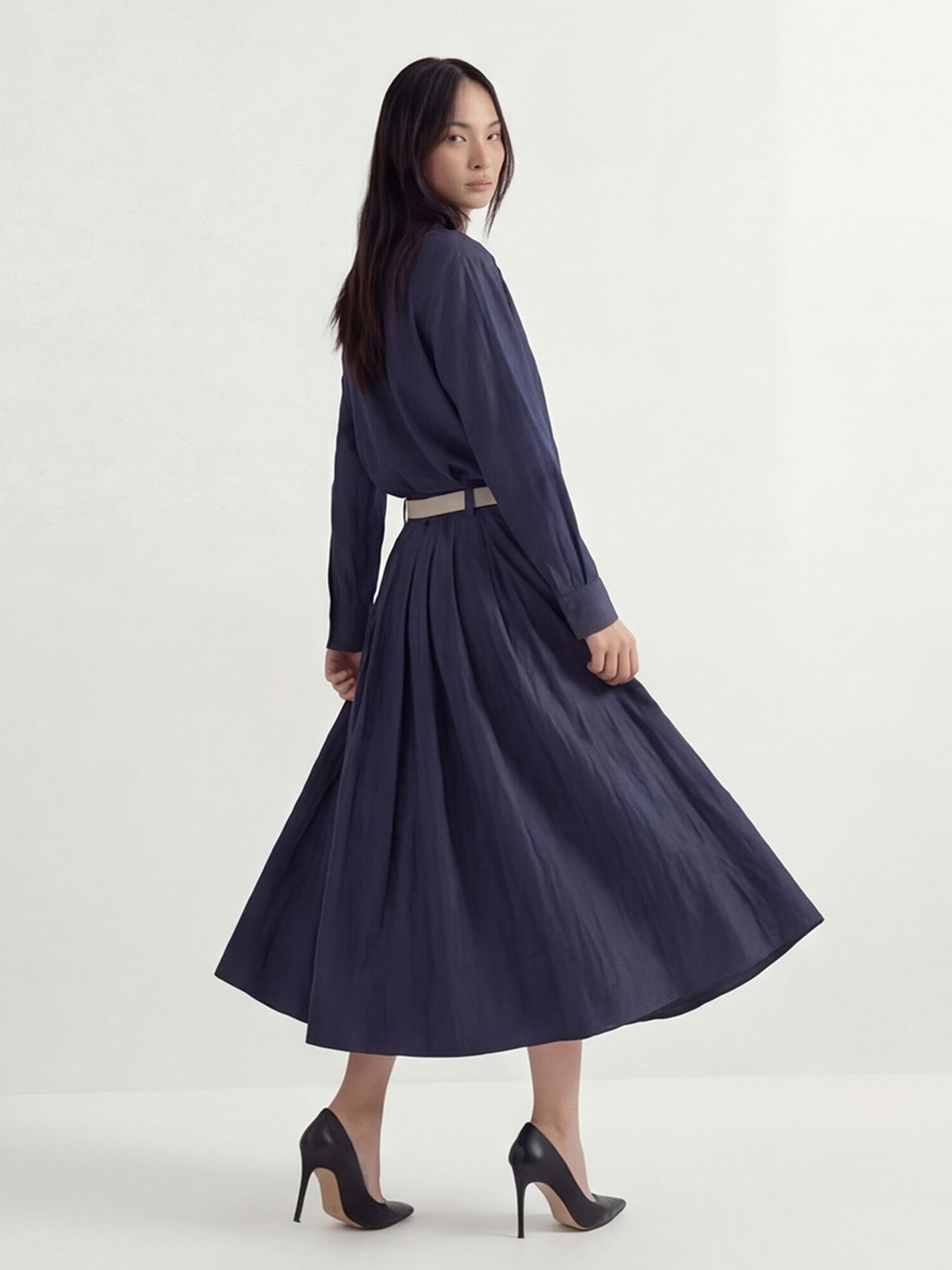 아쿠드(ACUD) Glossy Set-Up Two-Piece _Denim