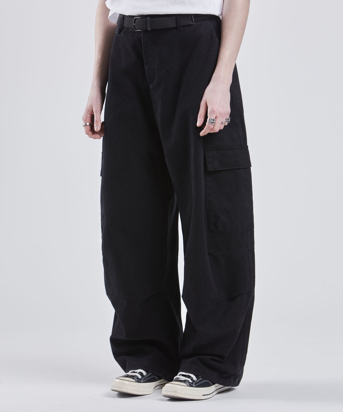 브이투(VTWO) 워시드 와이드 카고 밴딩 코튼 팬츠 (BLACK)
