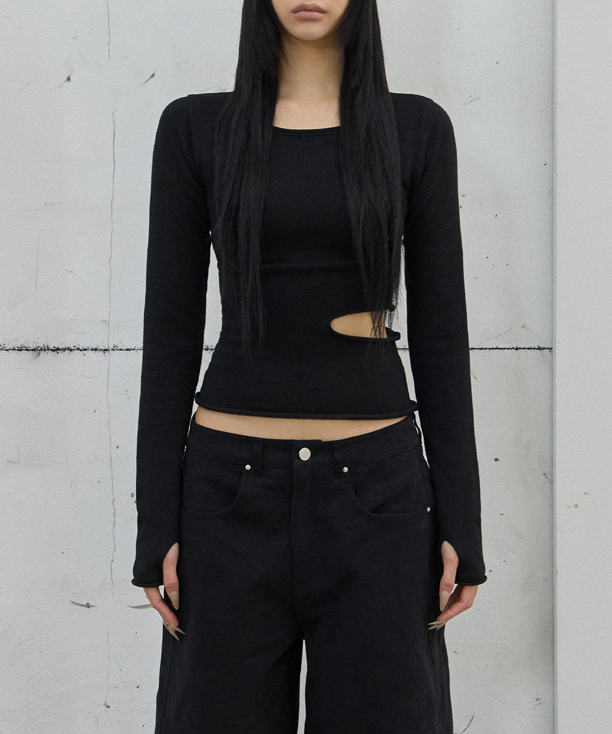 사일프레이(41PRAY) Slit Long Sleeve   Knit Top / Black