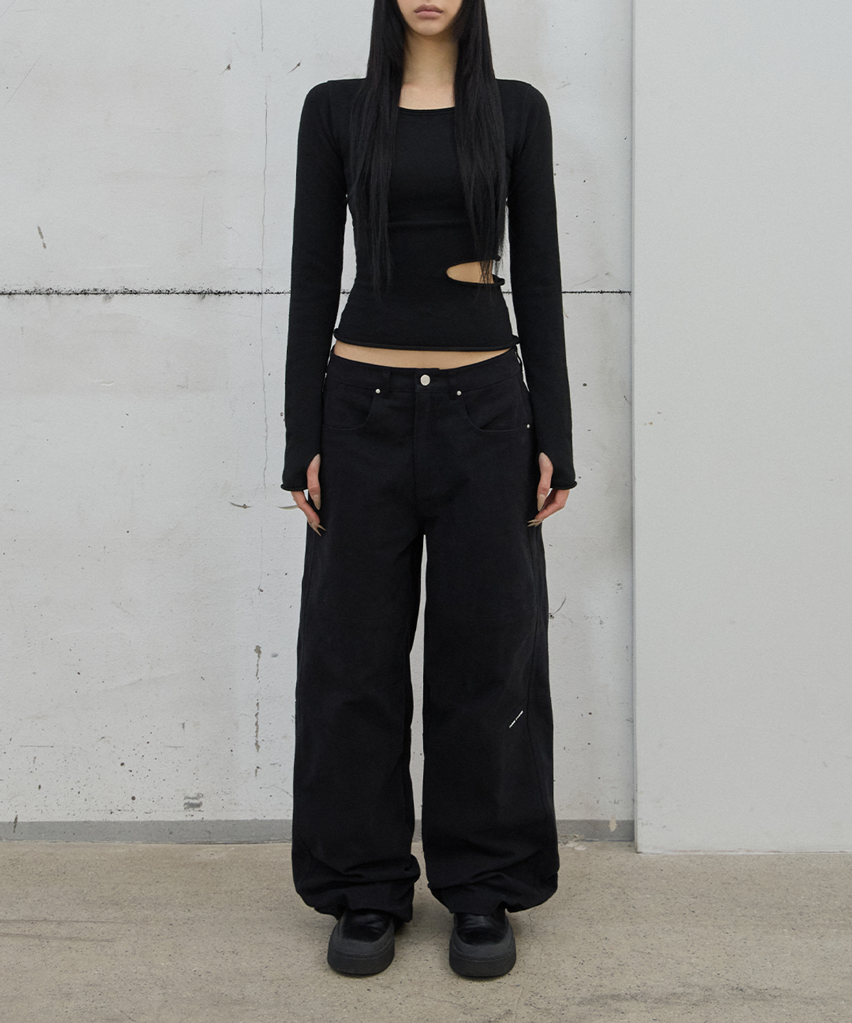 사일프레이(41PRAY) Slit Long Sleeve   Knit Top / Black