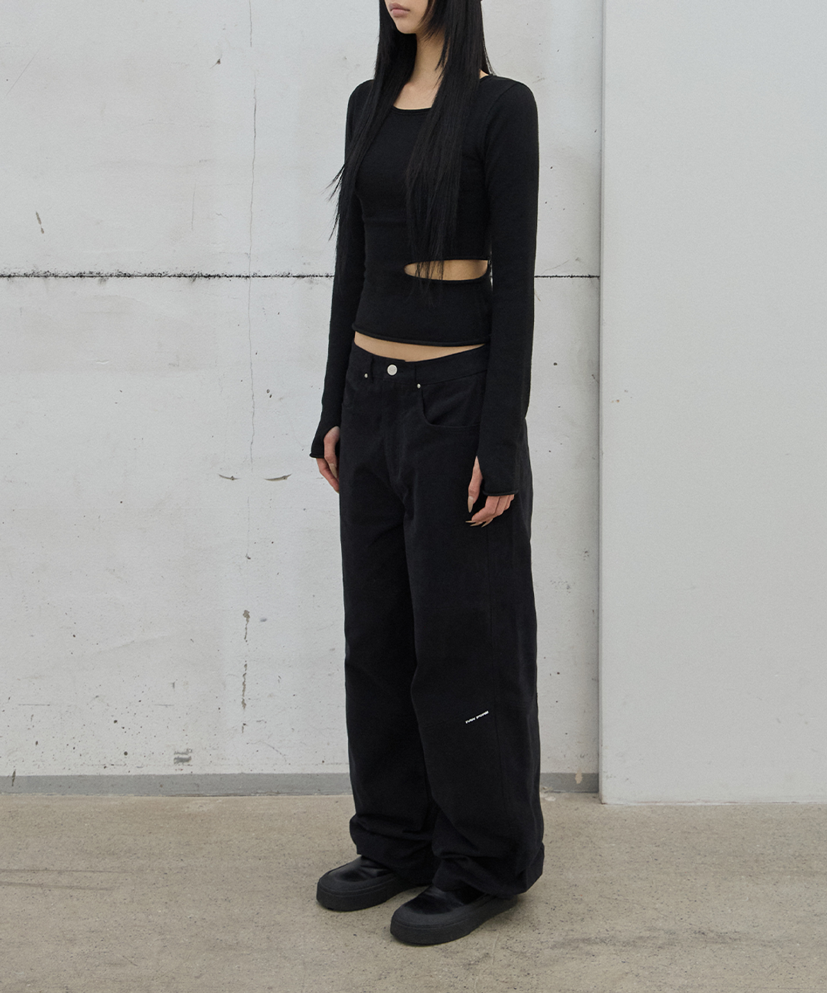 사일프레이(41PRAY) Slit Long Sleeve   Knit Top / Black