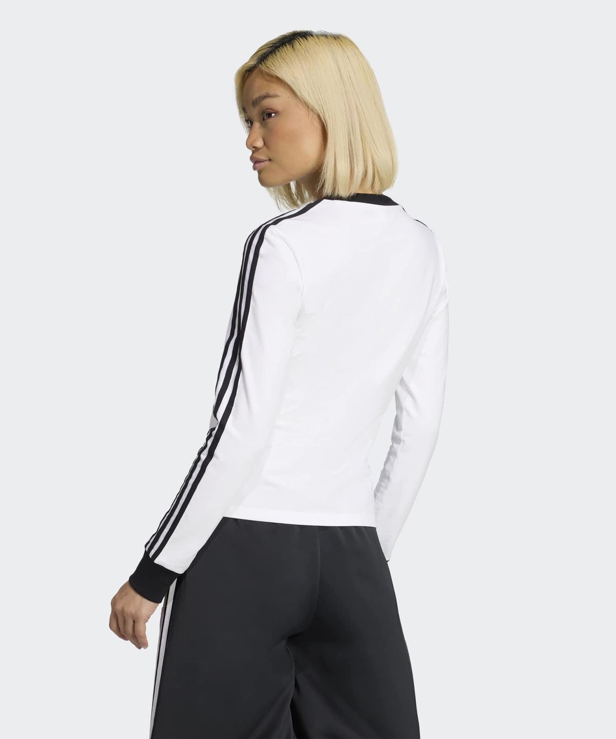 아디다스(ADIDAS) 3-스트라이프 롱 슬리브 슬림 핏 티셔츠 - 화이트:블랙 / KD3688