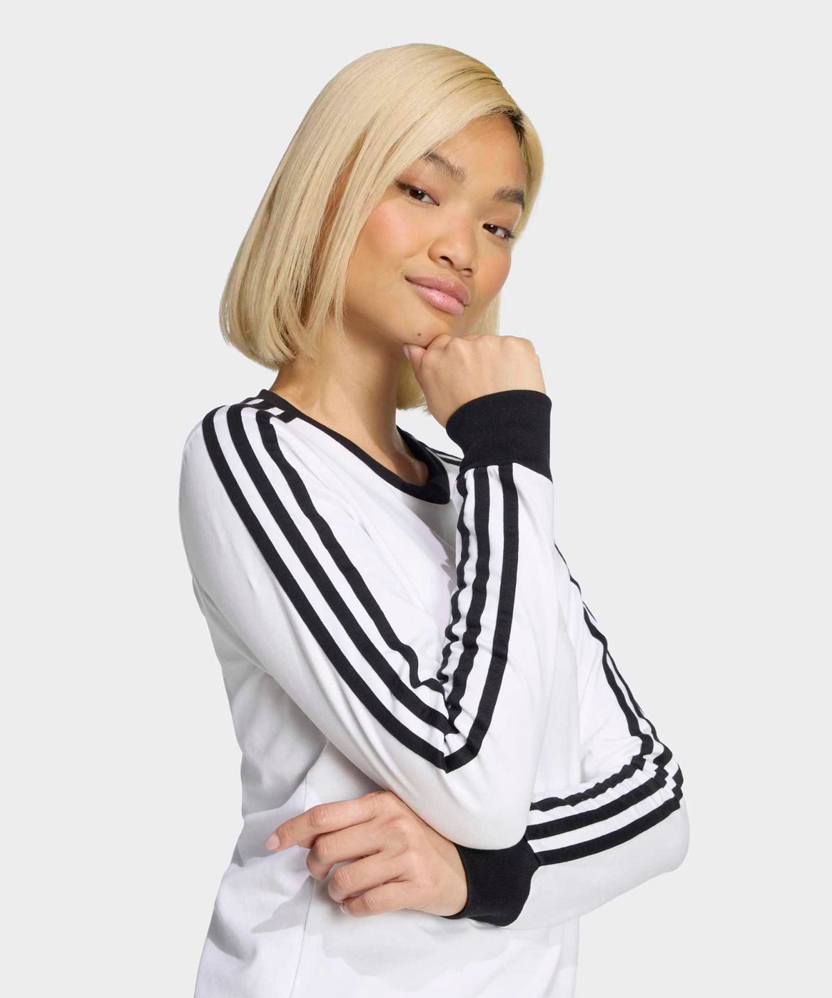 아디다스(ADIDAS) 3-스트라이프 롱 슬리브 슬림 핏 티셔츠 - 화이트:블랙 / KD3688