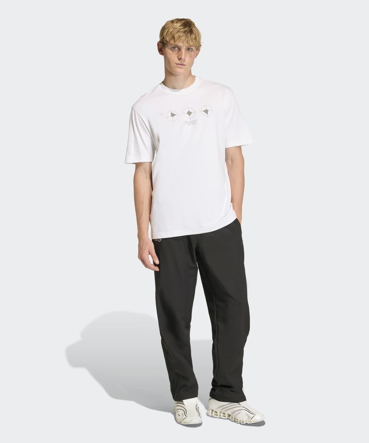 아디다스(ADIDAS) 쇼트 슬리브 F50 그래픽 티셔츠 - 화이트 / KE2674