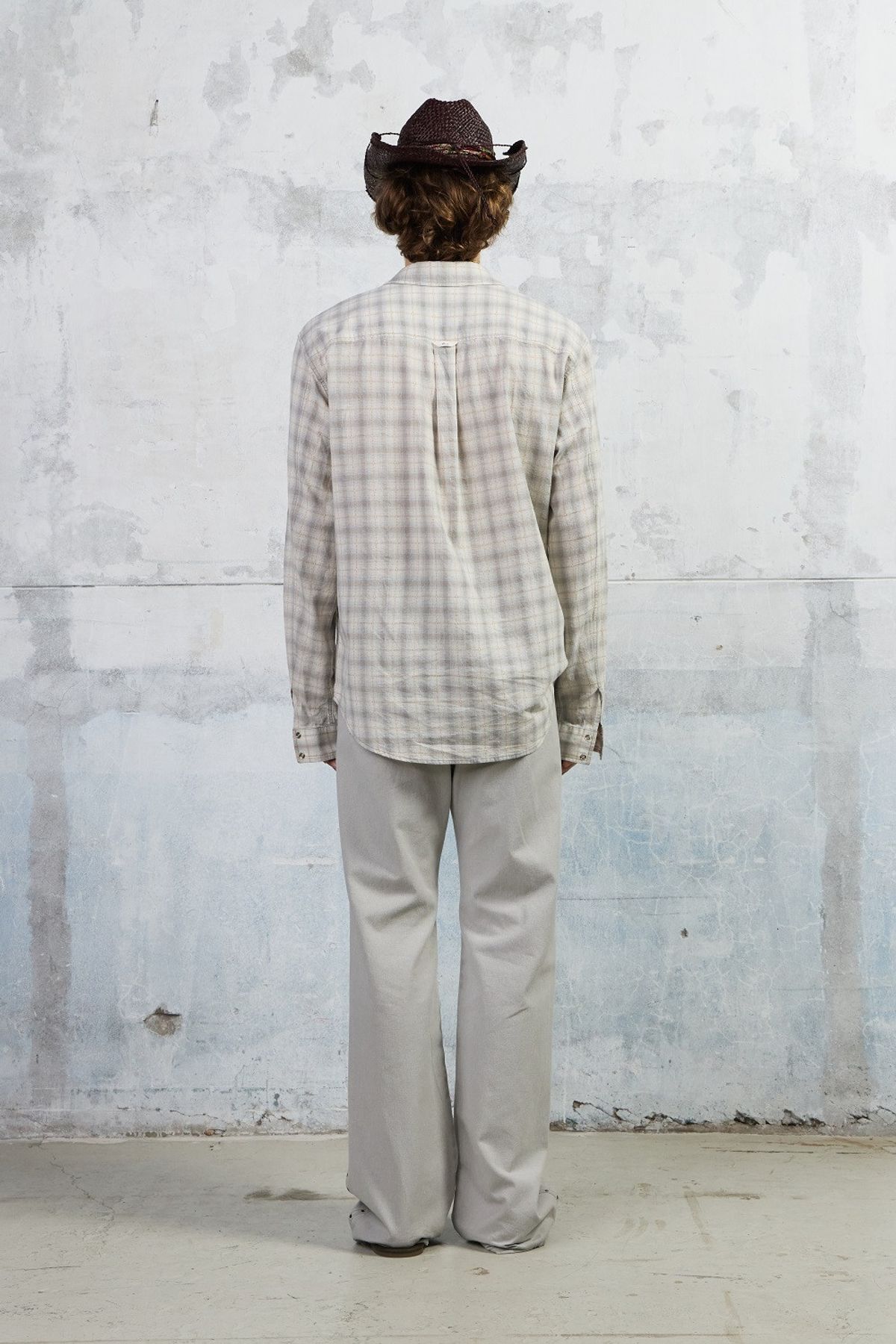 쿠메(KUMÉ) Men Vintage Pastel Western Checkered Shirt, Light Gray