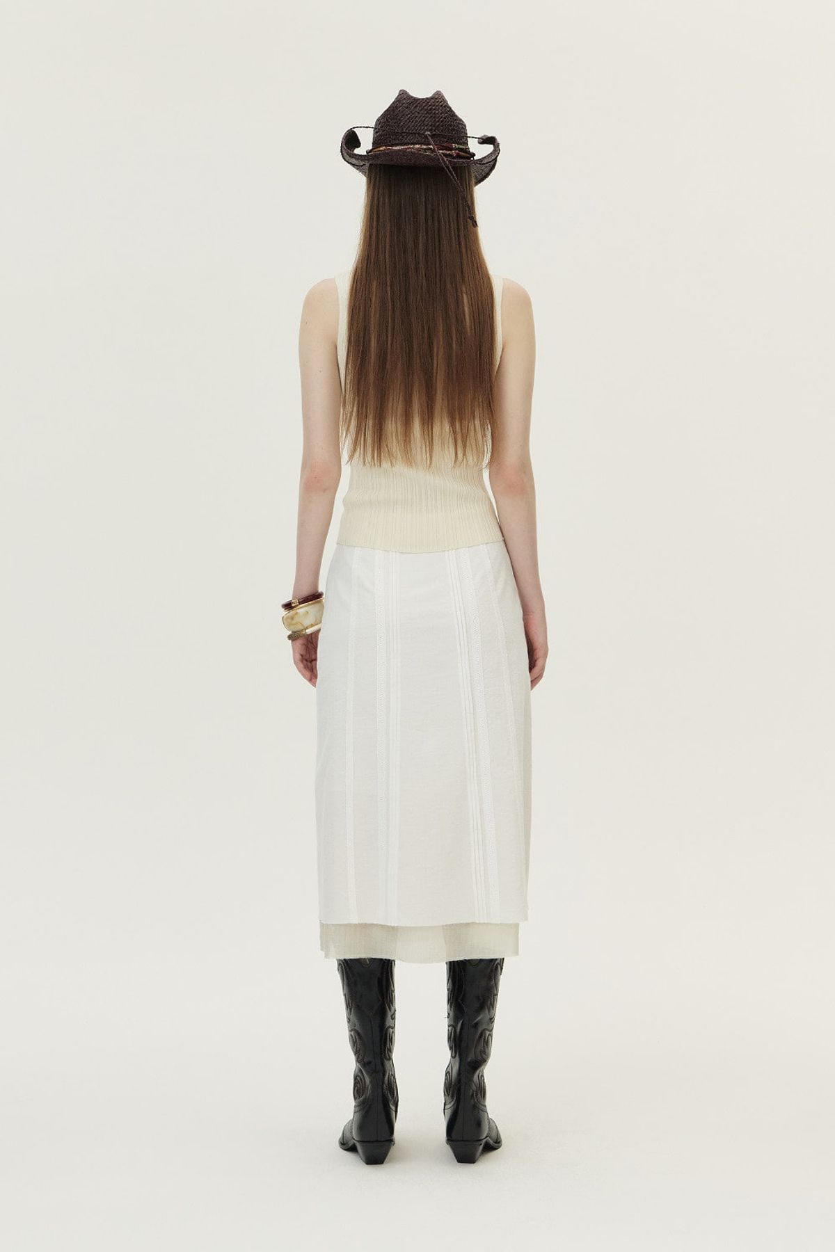 쿠메(KUMÉ) Ribbed Pleated Sleeveless Sweater, Ivory