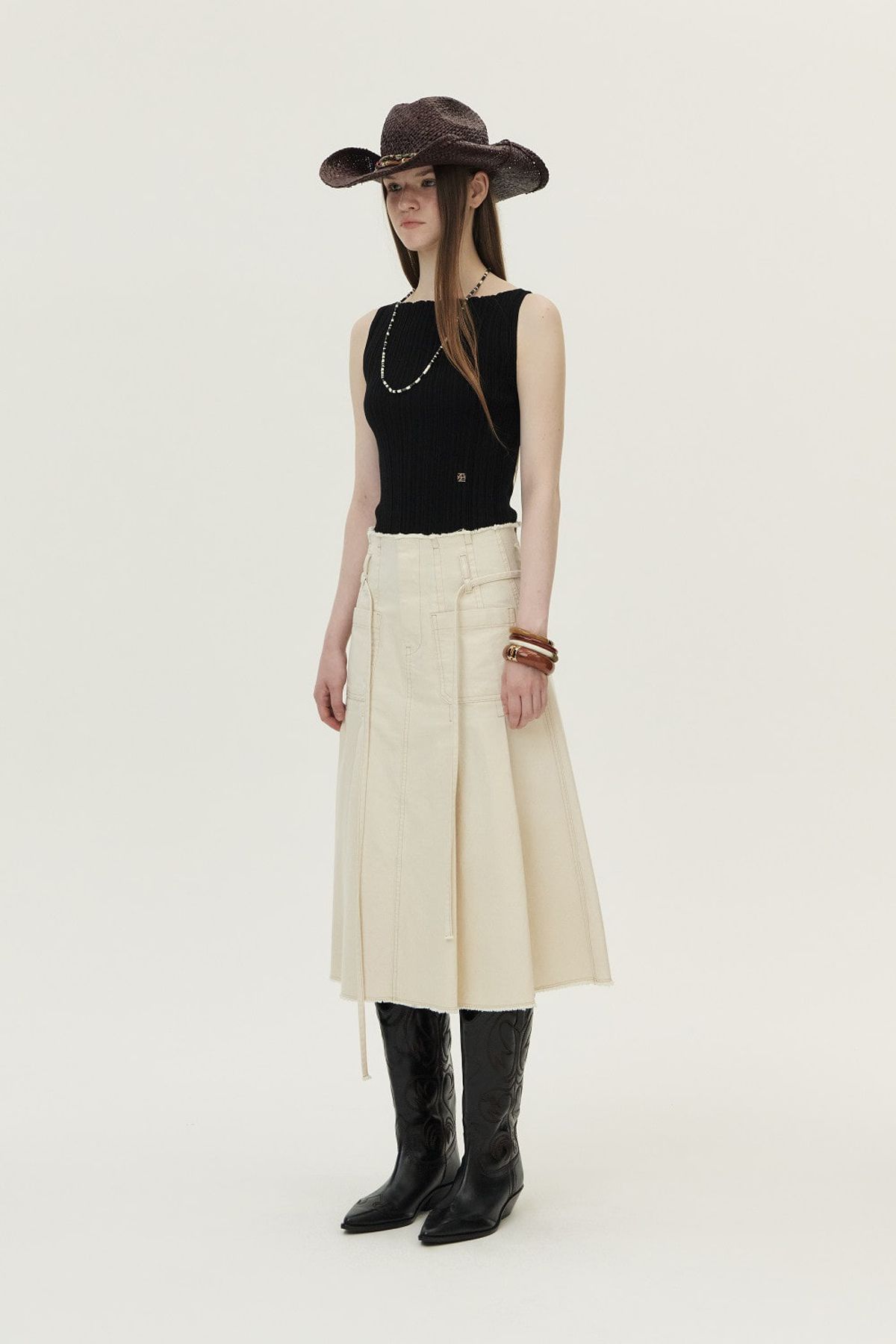 쿠메(KUMÉ) Ribbed Pleated Sleeveless Sweater, Black