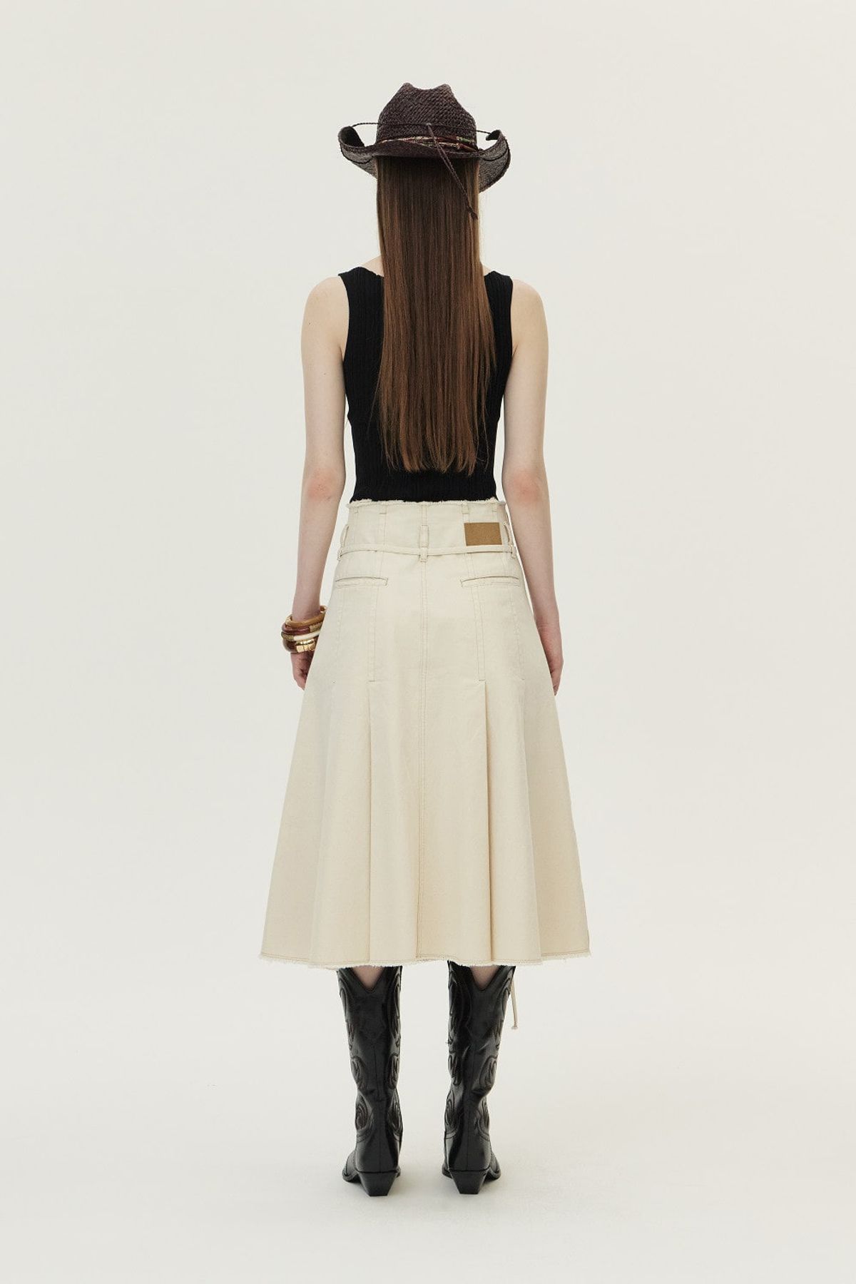 쿠메(KUMÉ) Ribbed Pleated Sleeveless Sweater, Black