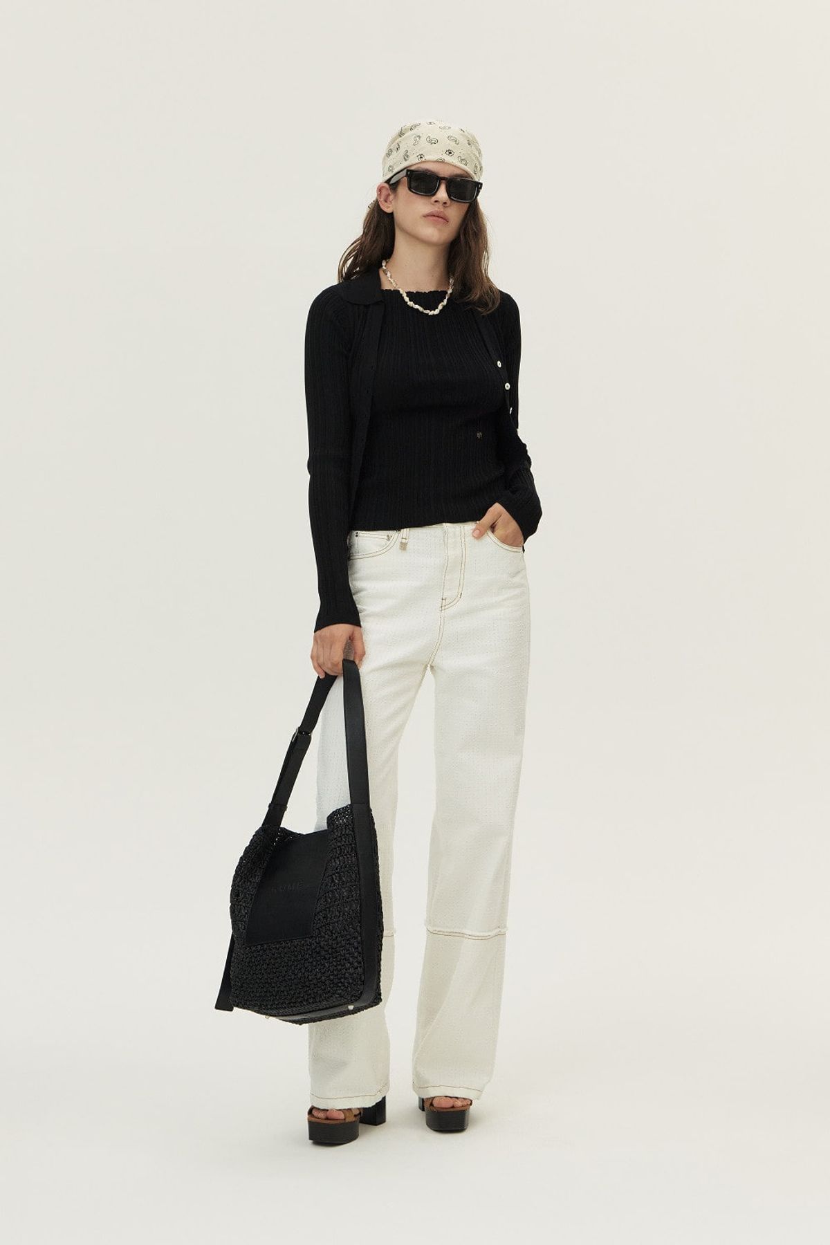 쿠메(KUMÉ) Ribbed Pleated Collared Cardigan, Black