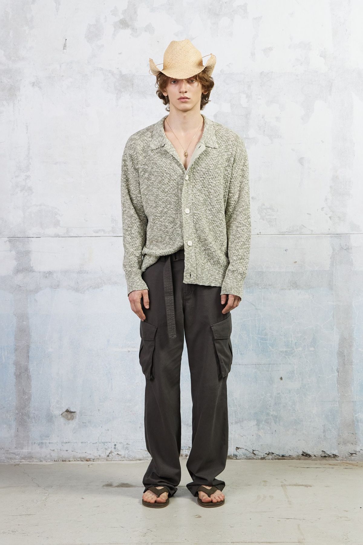 쿠메(KUMÉ) Men Slub Melange Knitted Cardigan, Olive