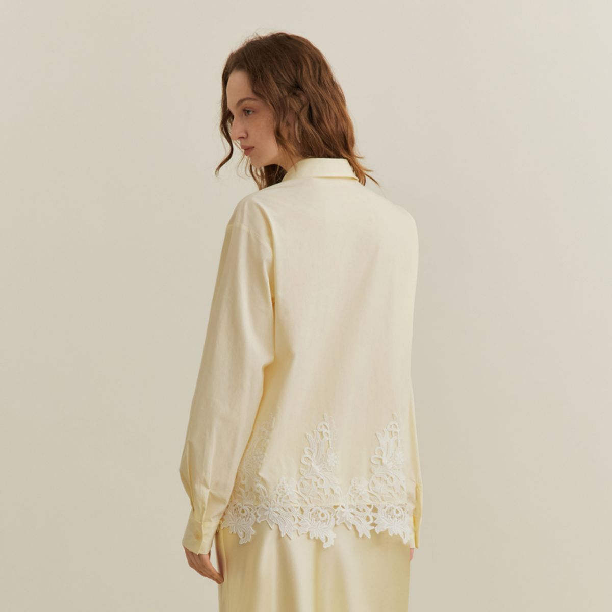 와이와이아이엠(YYIAM) YY_Floral lace shirt