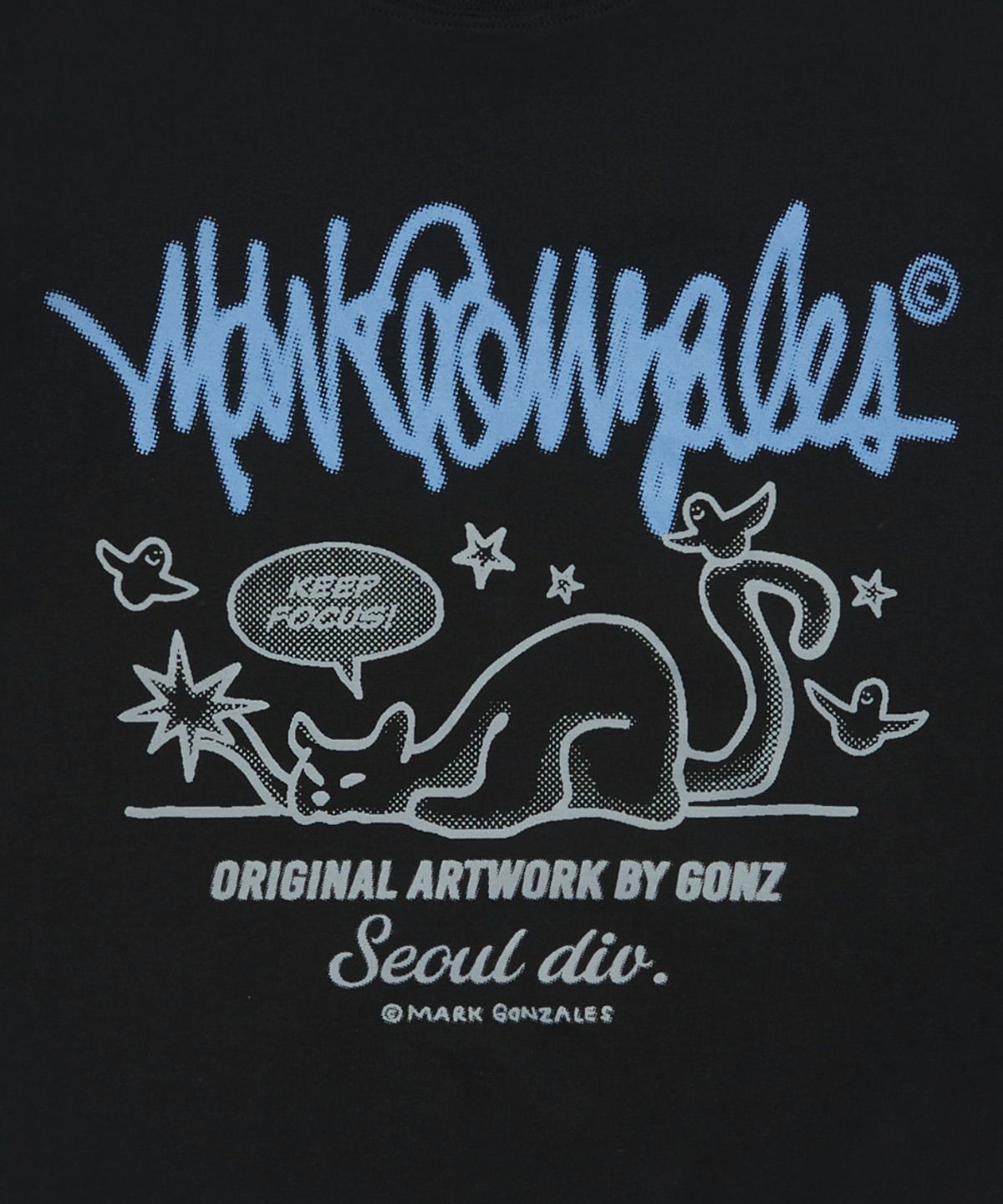 마크곤잘레스(MARK GONZALES) 네코 넥스트 사인 로고 반팔 티셔츠 - BLACK