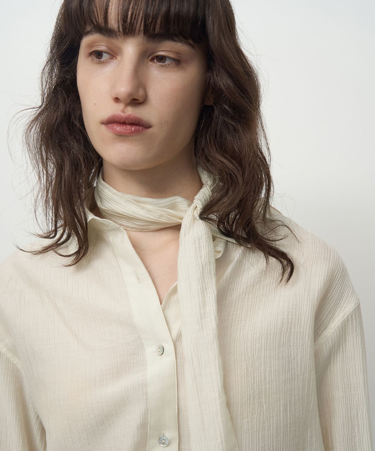 러프사이드 화이트라벨(ROUGH SIDE WHITE LABEL) [Scarf set] Wrinkle Shirt Ivory