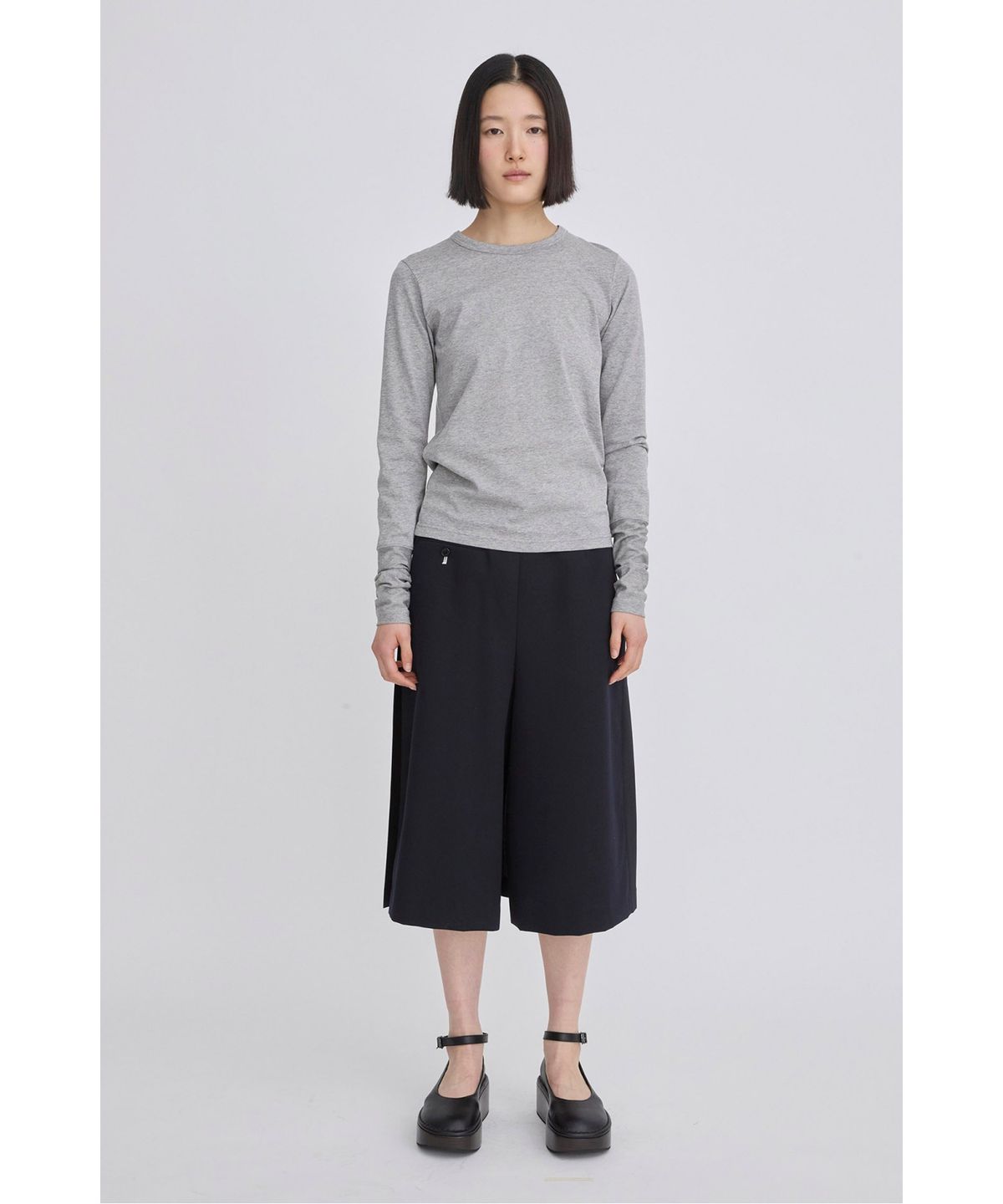 래코드(RECODE) Back Garment Patch Long Top RQTAS26517GYX