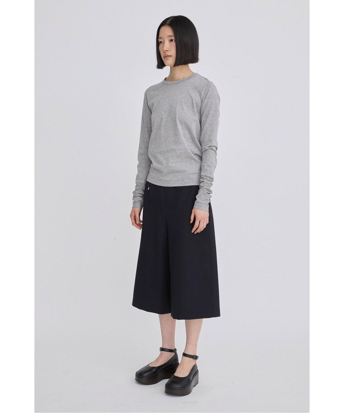래코드(RECODE) Back Garment Patch Long Top RQTAS26517GYX