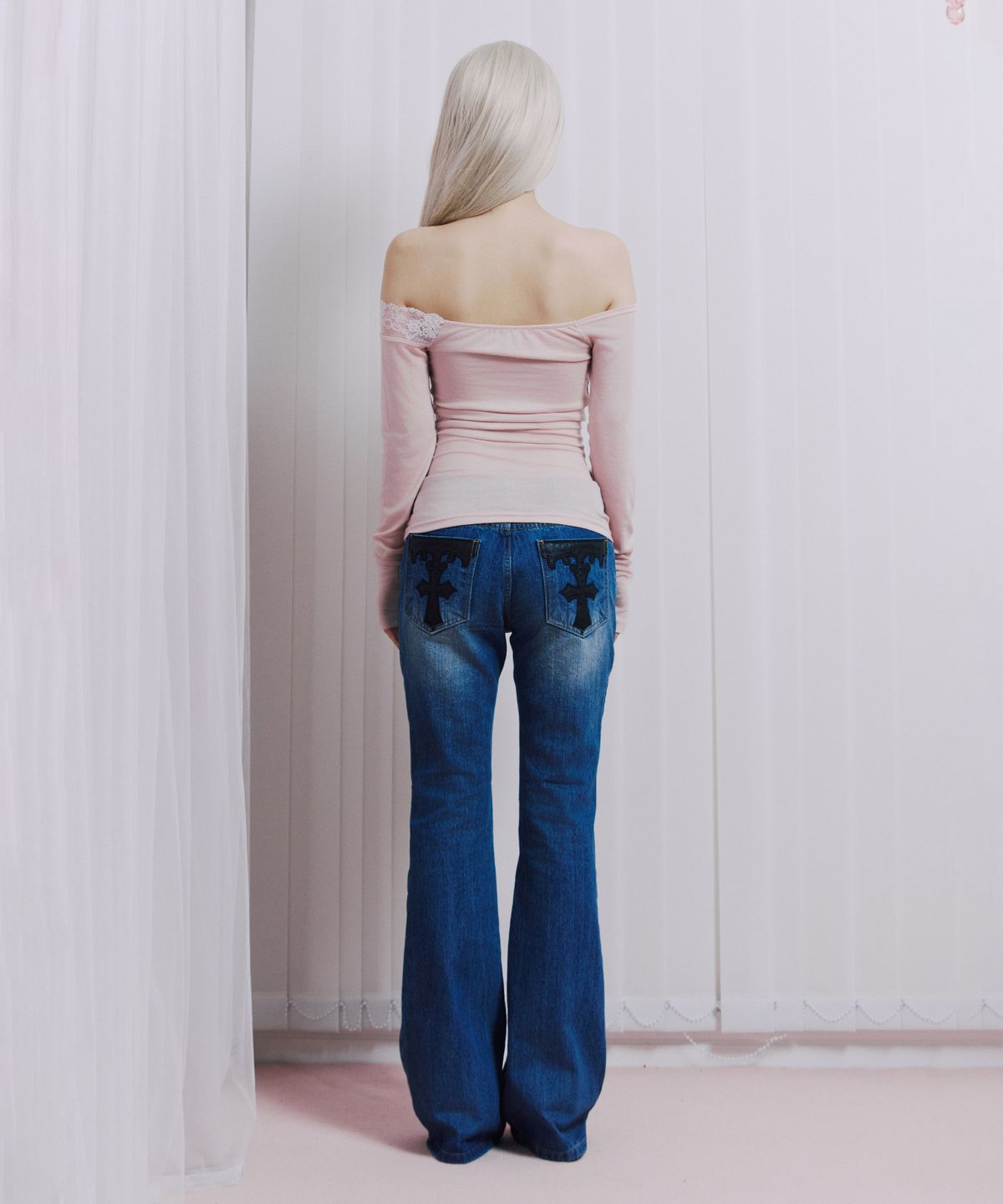일리오(ILLIO) Pink lace off shoulder longsleeve