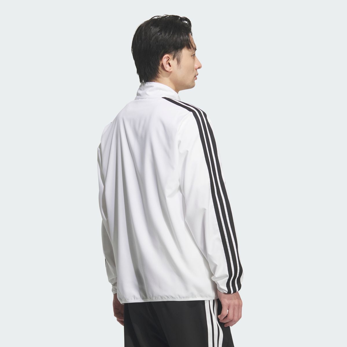 아디다스(ADIDAS) 3-스트라이프 레귤러 핏 라이트 우븐 트랙 탑 KR8909