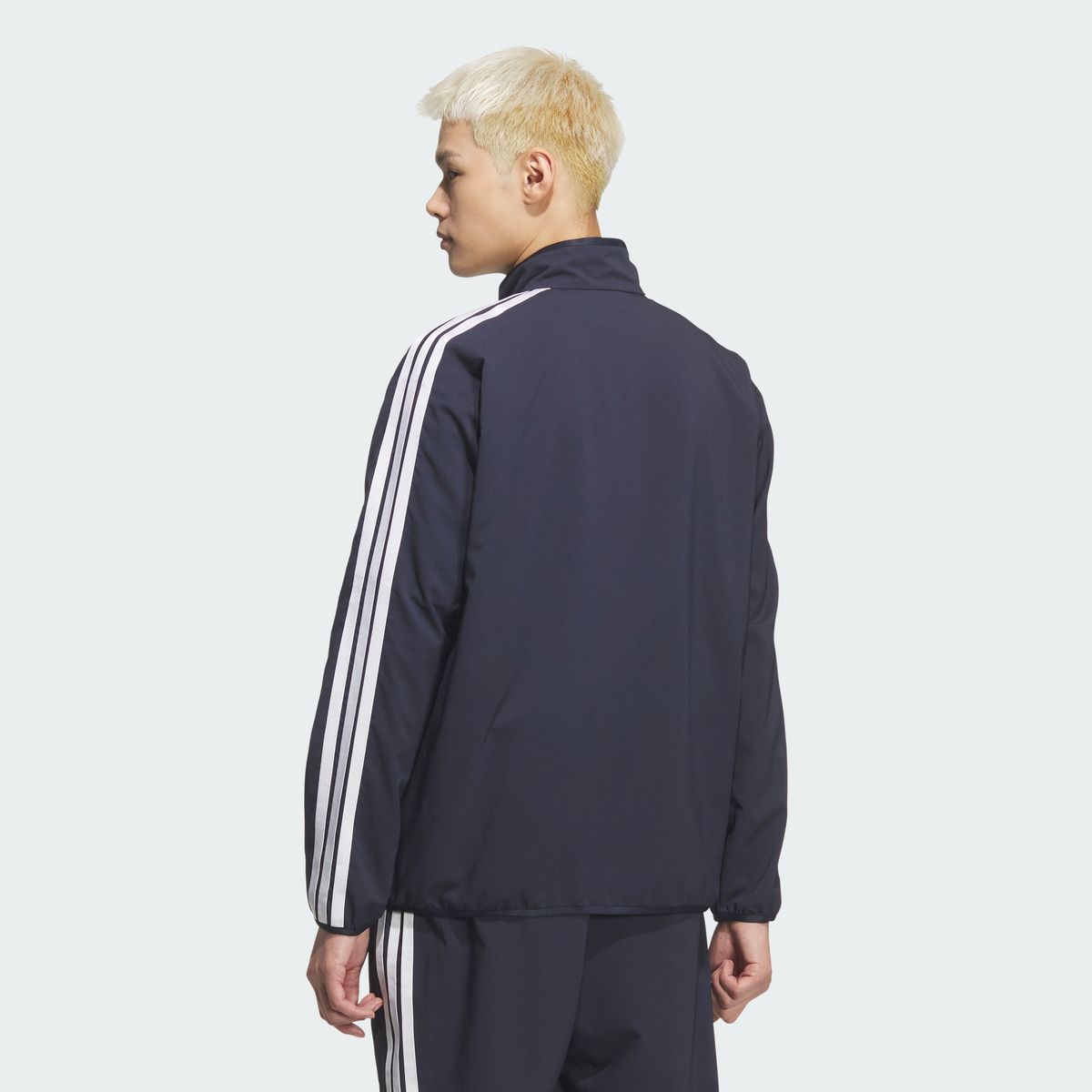 아디다스(ADIDAS) 3-스트라이프 레귤러 핏 라이트 우븐 트랙 탑 KR8908