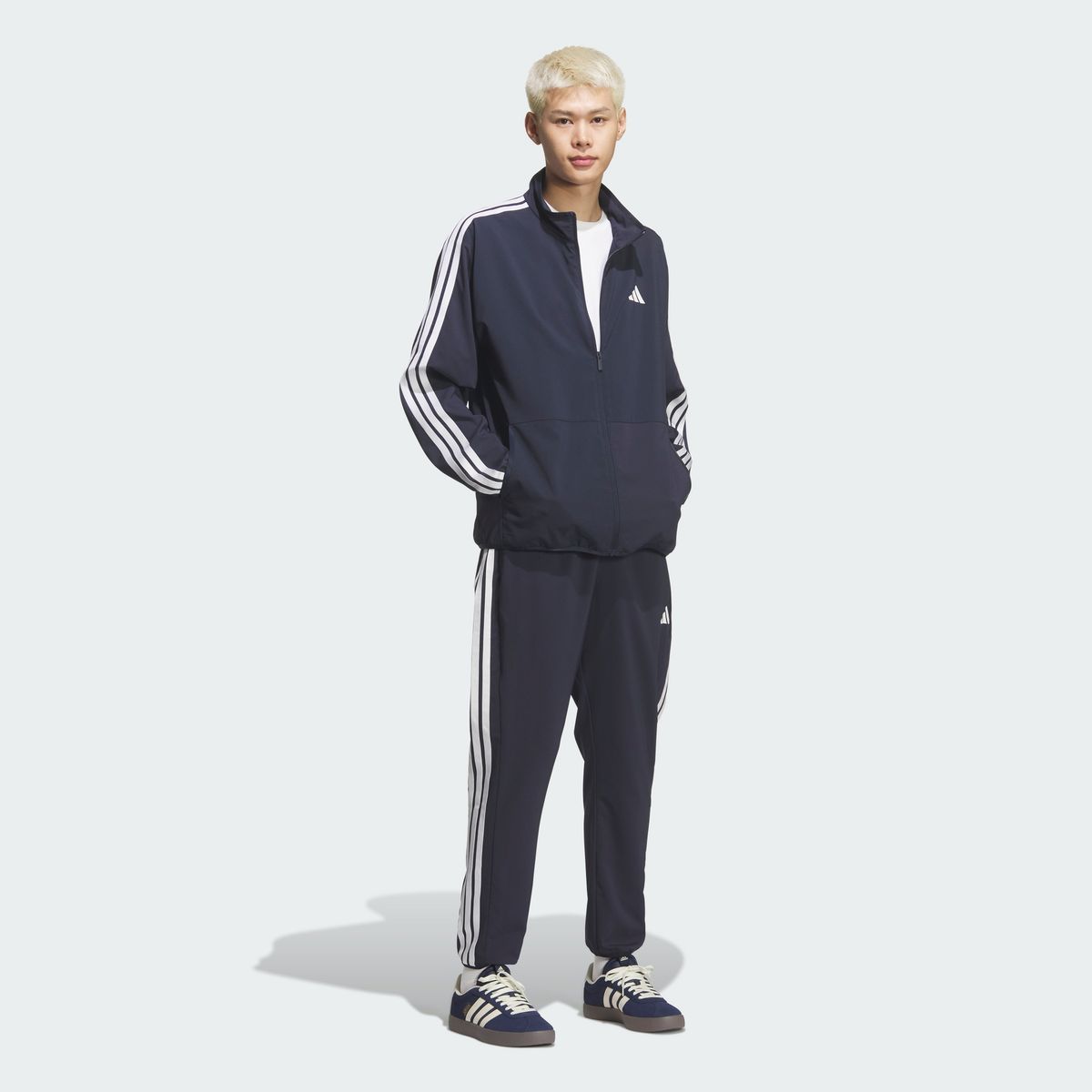 아디다스(ADIDAS) 3-스트라이프 레귤러 핏 라이트 우븐 트랙 탑 KR8908