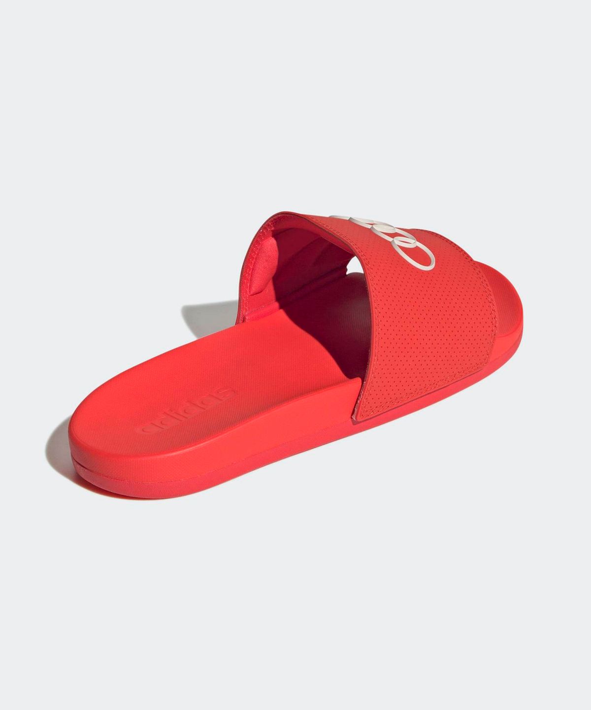 아디다스(ADIDAS) 아우디 F1 팀 아딜렛 컴포트 슬라이드 - 레드 / KI6083