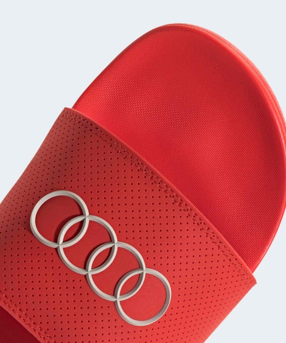 아디다스(ADIDAS) 아우디 F1 팀 아딜렛 컴포트 슬라이드 - 레드 / KI6083