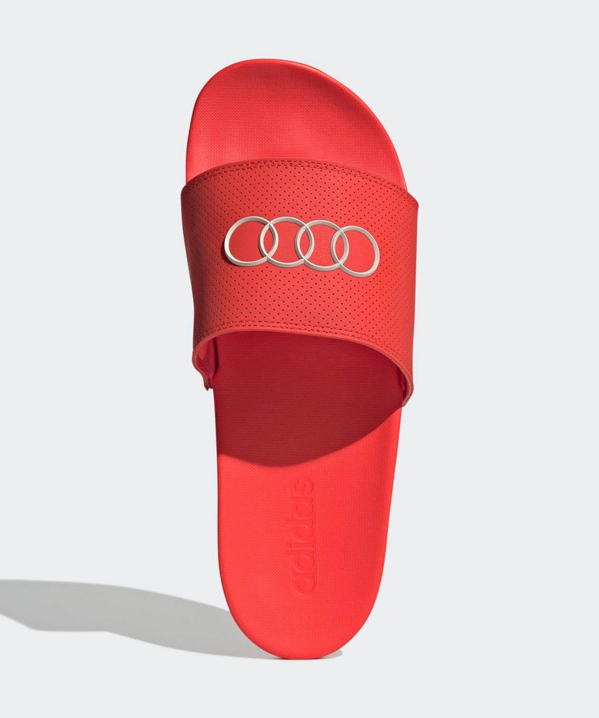 아디다스(ADIDAS) 아우디 F1 팀 아딜렛 컴포트 슬라이드 - 레드 / KI6083