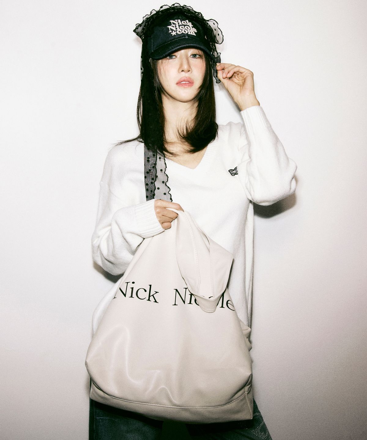 닉앤니콜(NICK&NICOLE) BUTTERFLY PATCH V-NECK KNIT_3 COLOR