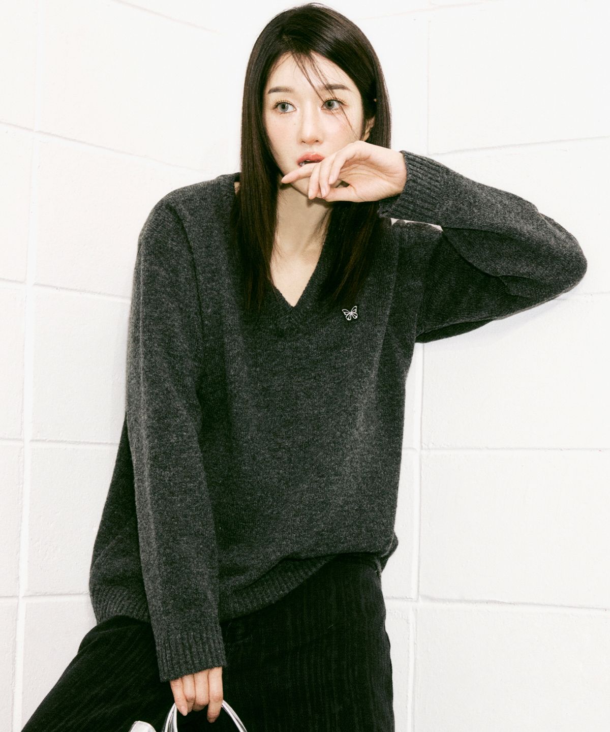 닉앤니콜(NICK&NICOLE) BUTTERFLY PATCH V-NECK KNIT_3 COLOR