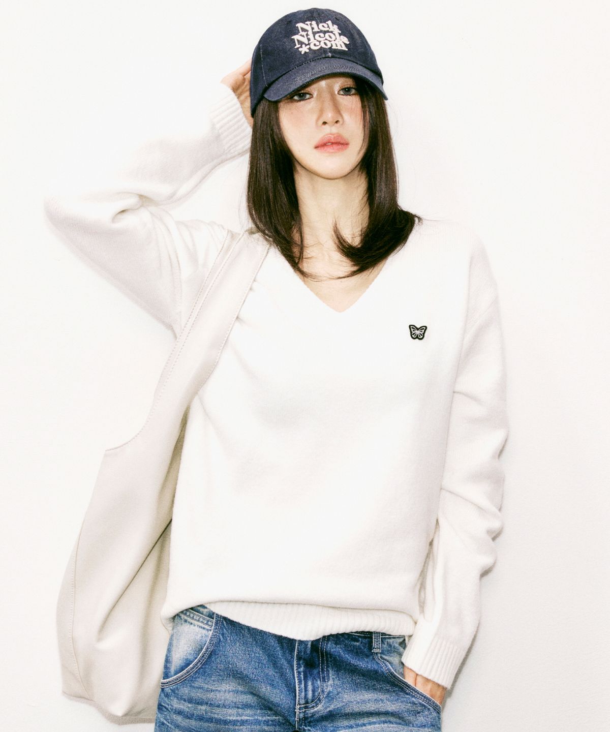 닉앤니콜(NICK&NICOLE) BUTTERFLY PATCH V-NECK KNIT_3 COLOR