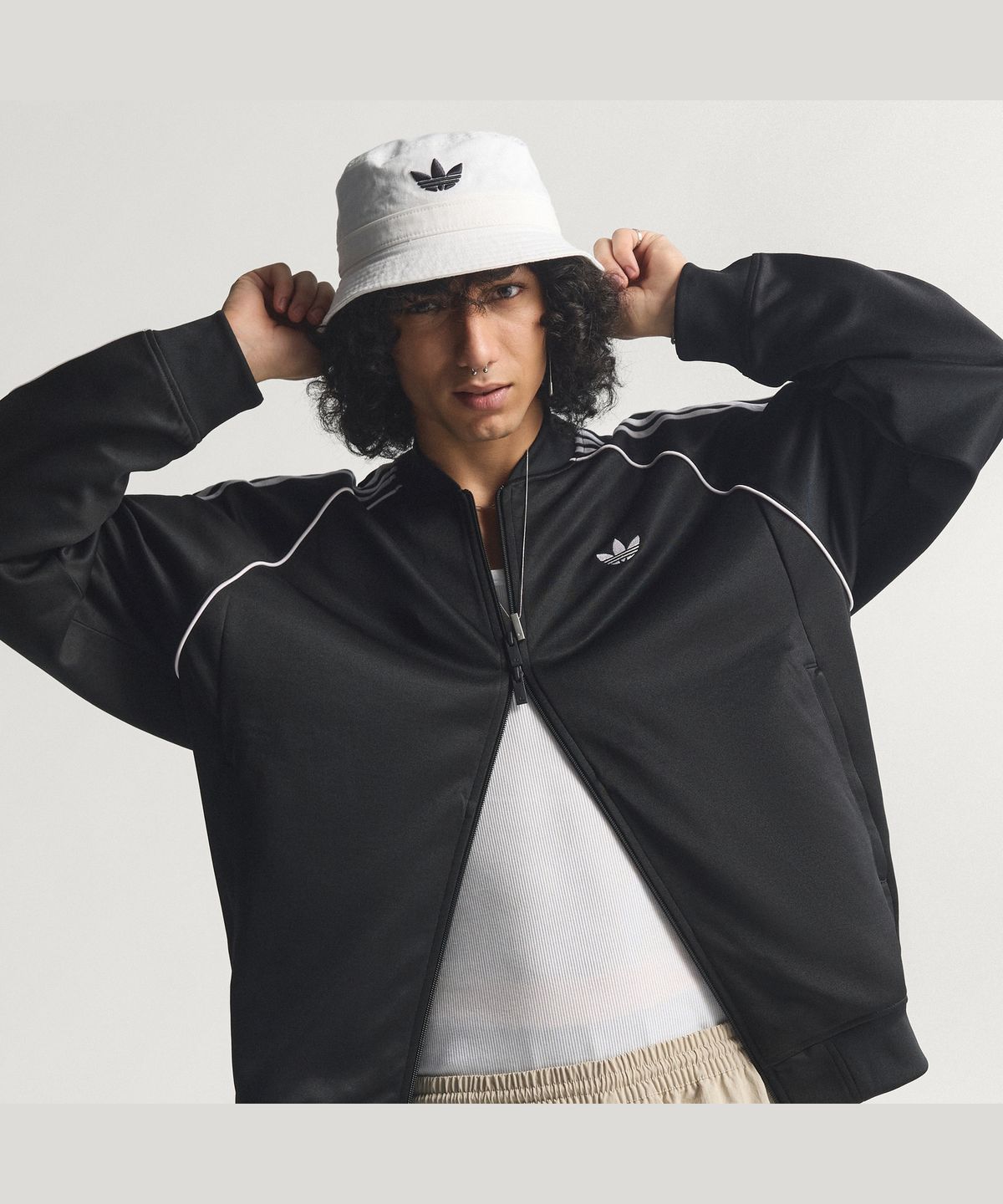 아디다스(ADIDAS) 아디컬러 클래식 루즈핏 트랙 탑 KE0806