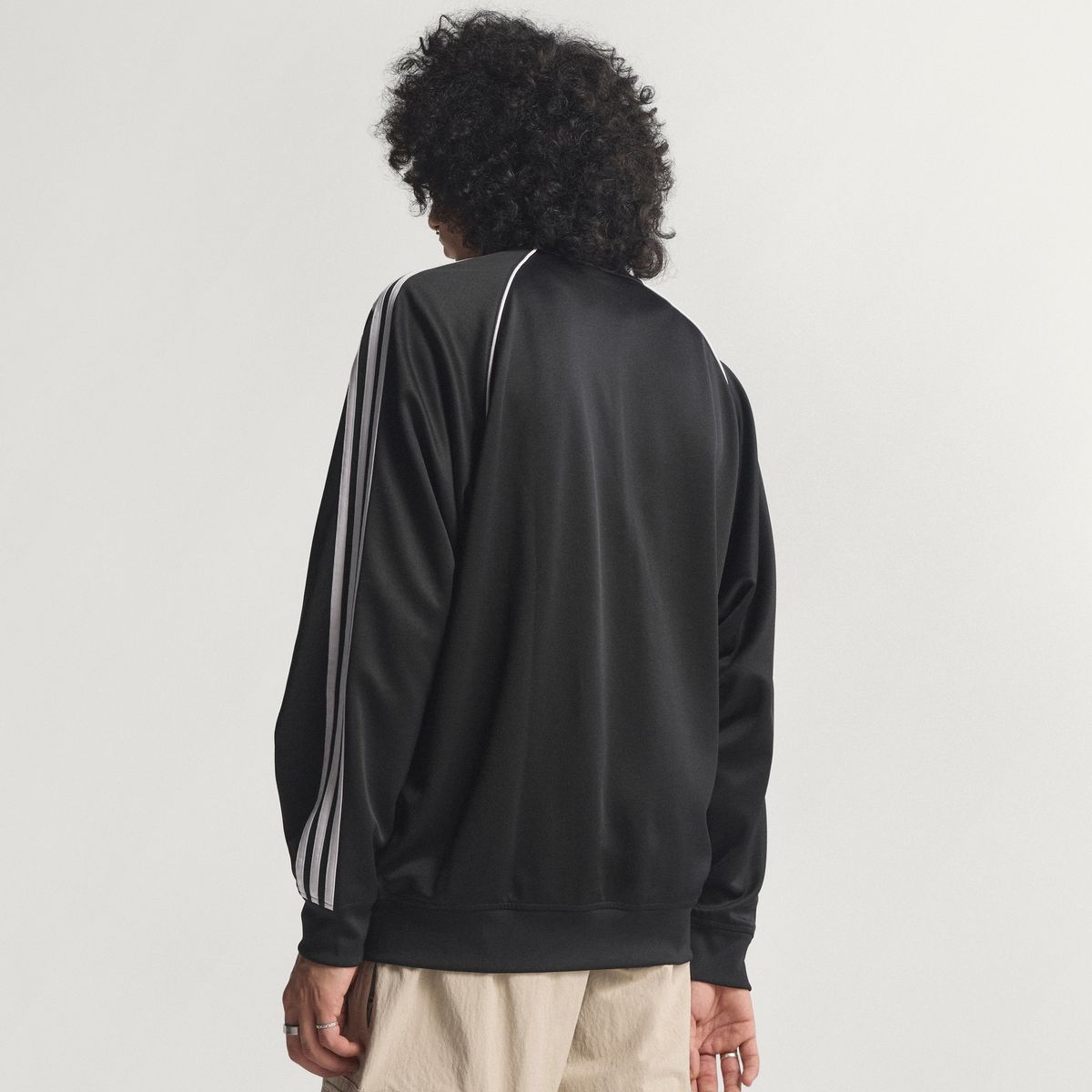 아디다스(ADIDAS) 아디컬러 클래식 루즈핏 트랙 탑 KE0806