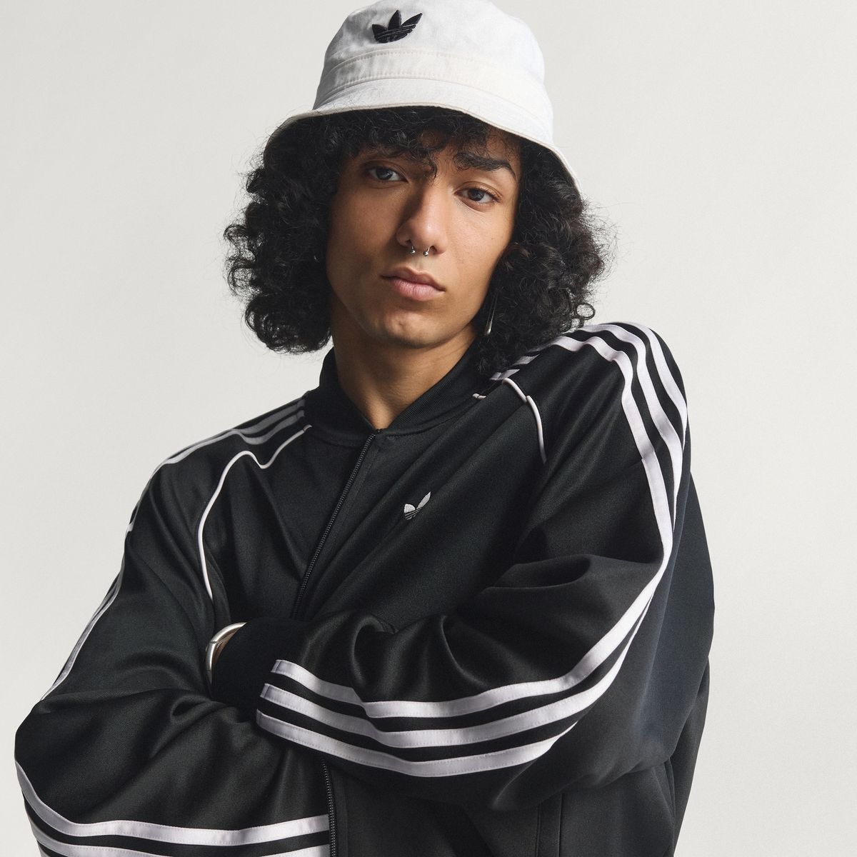 아디다스(ADIDAS) 아디컬러 클래식 루즈핏 트랙 탑 KE0806