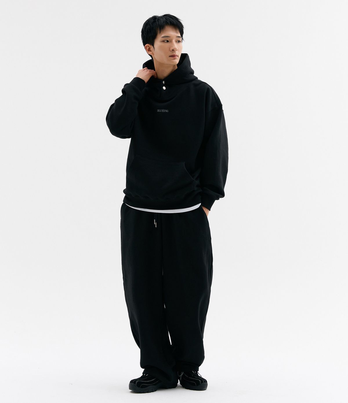 블루잉(BLUEING) SCOTCH SOLID GRAPHIC LOGO HOOD