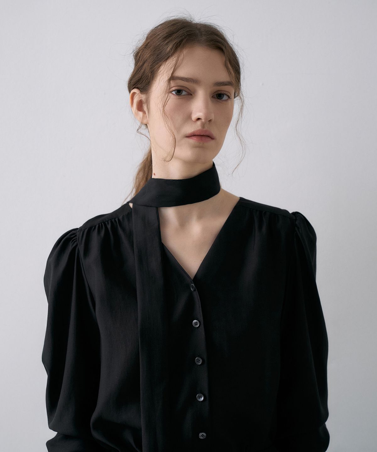 라메레이(LAMEREI) Tie V-Neck Dress[LMBFSPDR808]-Black