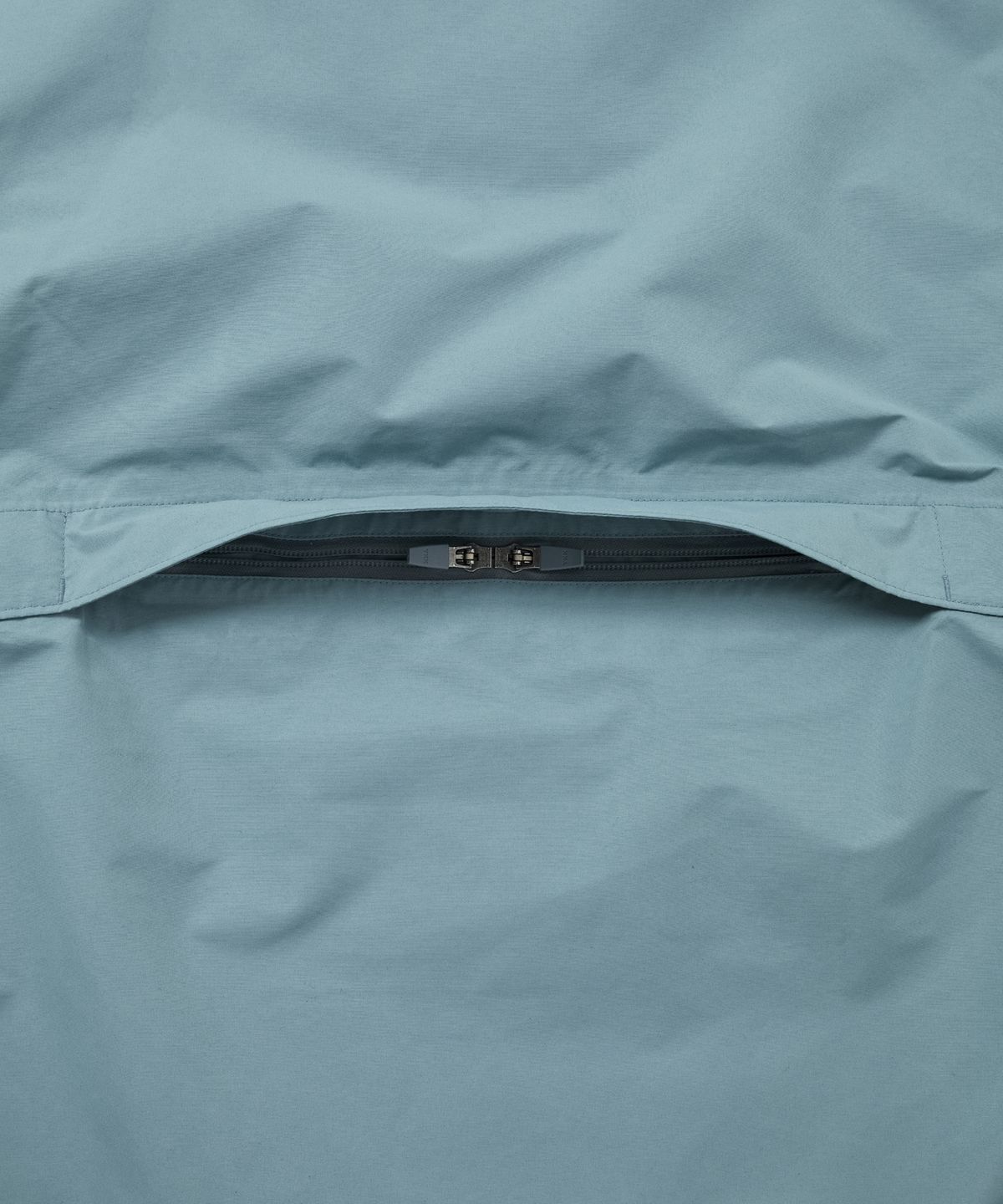 디스이즈네버댓(THISISNEVERTHAT) GORE-TEX 2L Anorak Jacket Light Blue