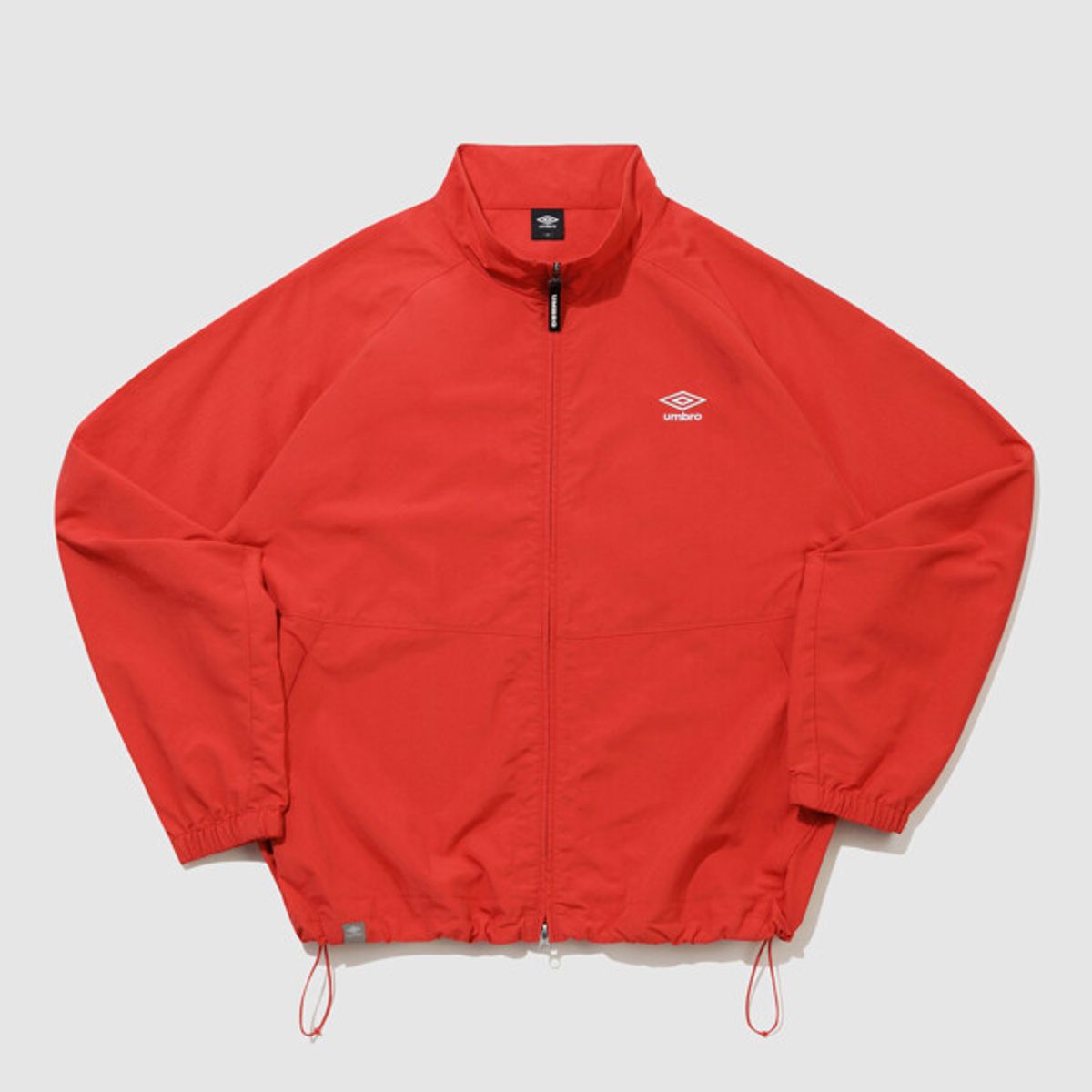 엄브로(UMBRO) 클래식 스탠넥 웜업 바람막이 자켓 레드 UR121CJK31