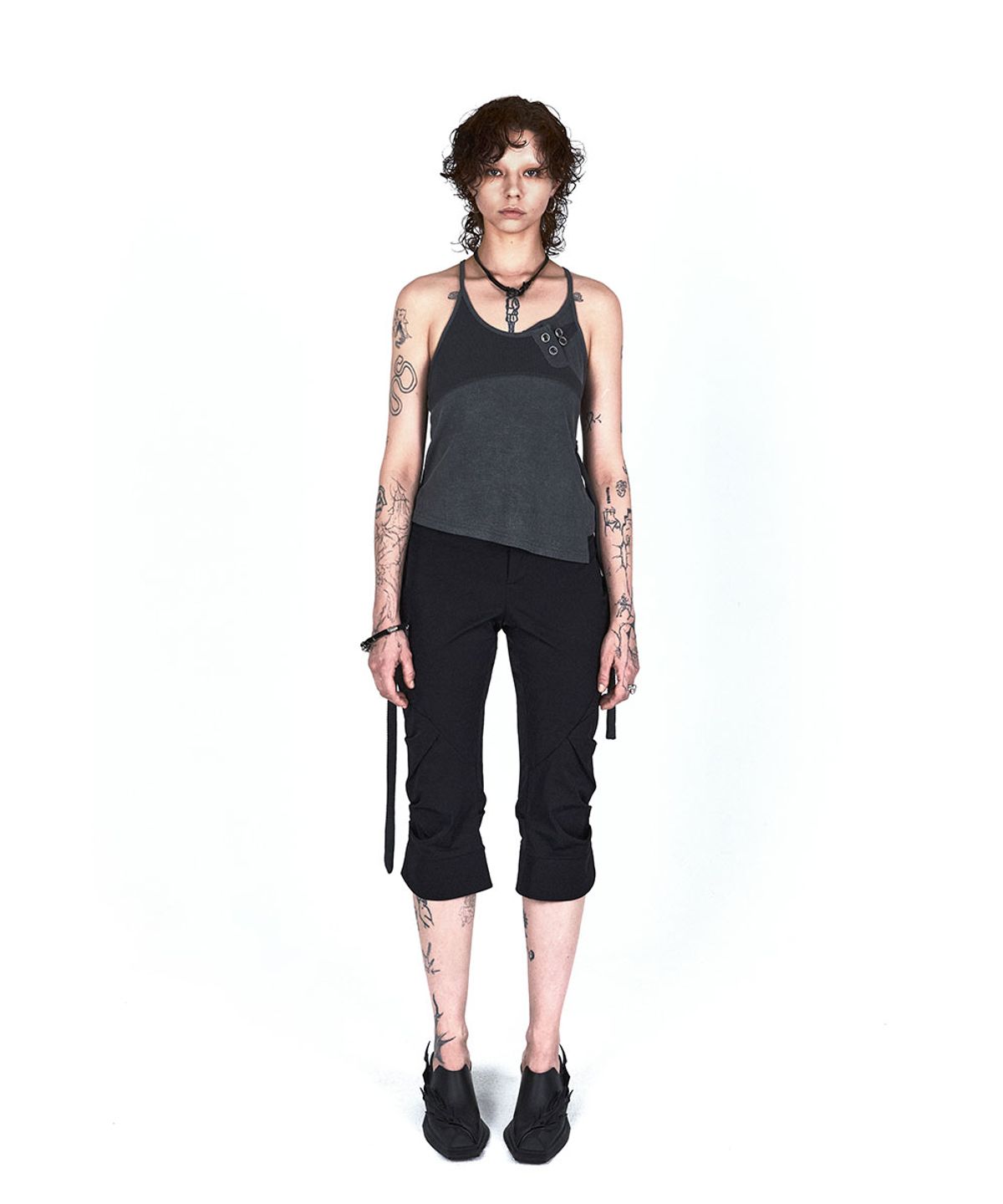 디프런티스(DIFFERENTIS) Capri Pants (BK)