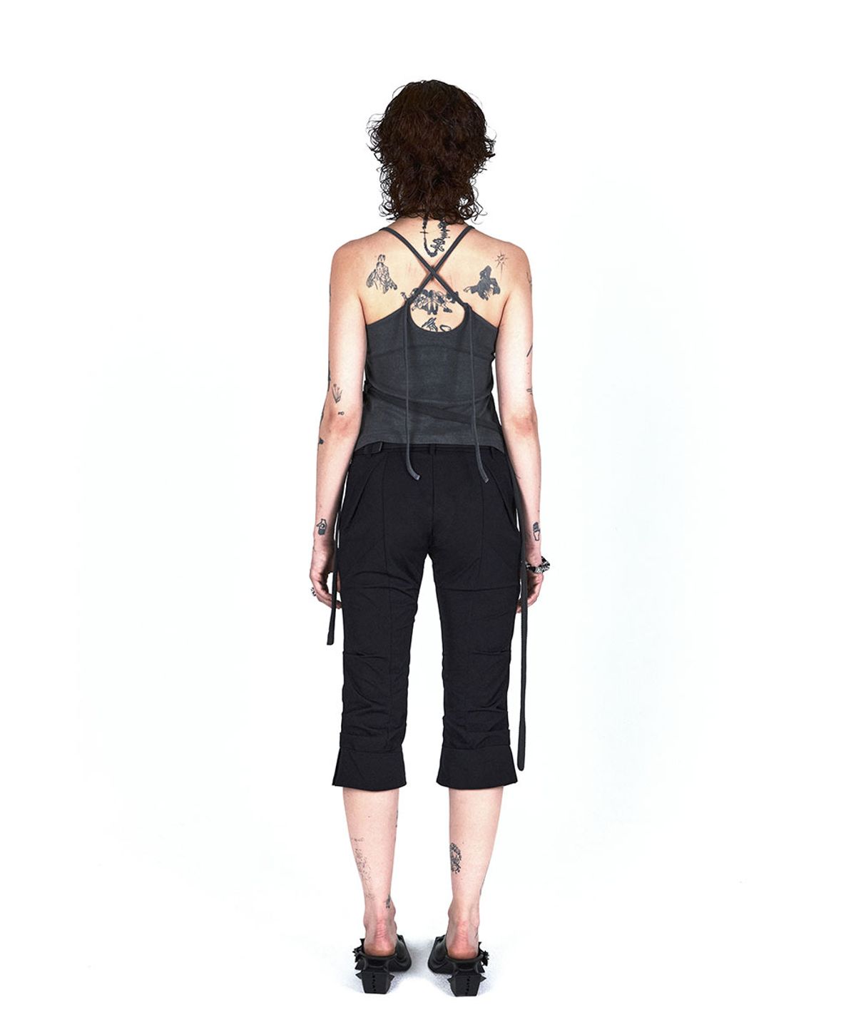 디프런티스(DIFFERENTIS) Capri Pants (BK)