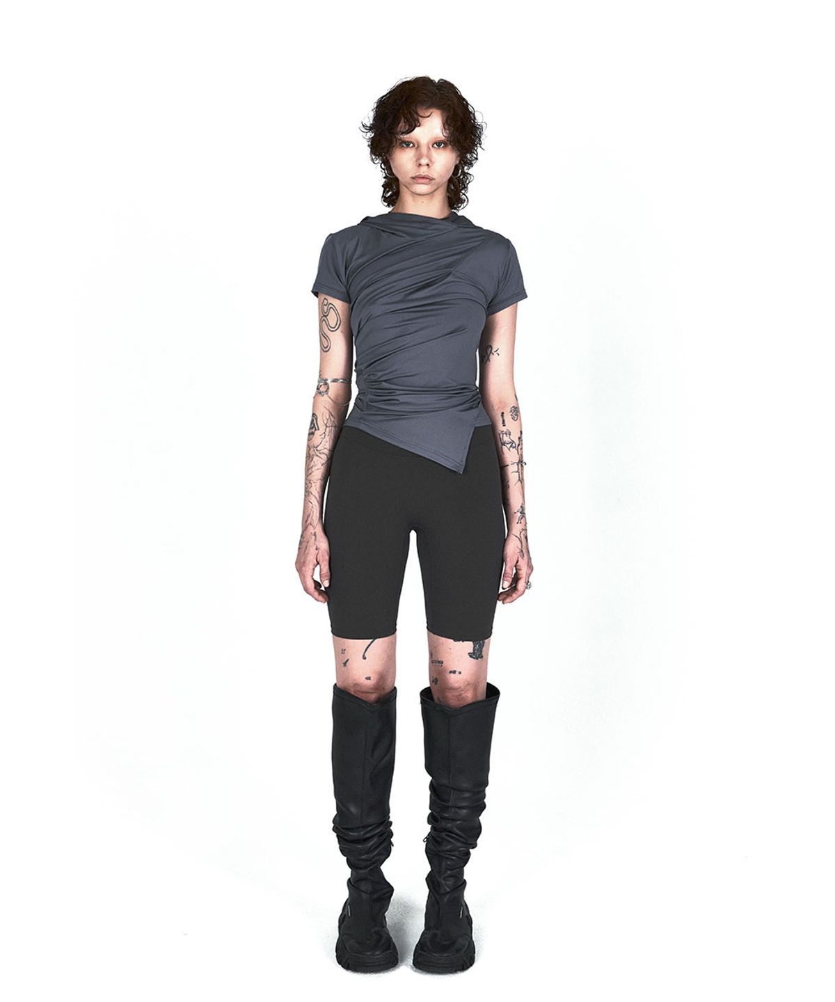 디프런티스(DIFFERENTIS) Hooded Drape Top (CH)